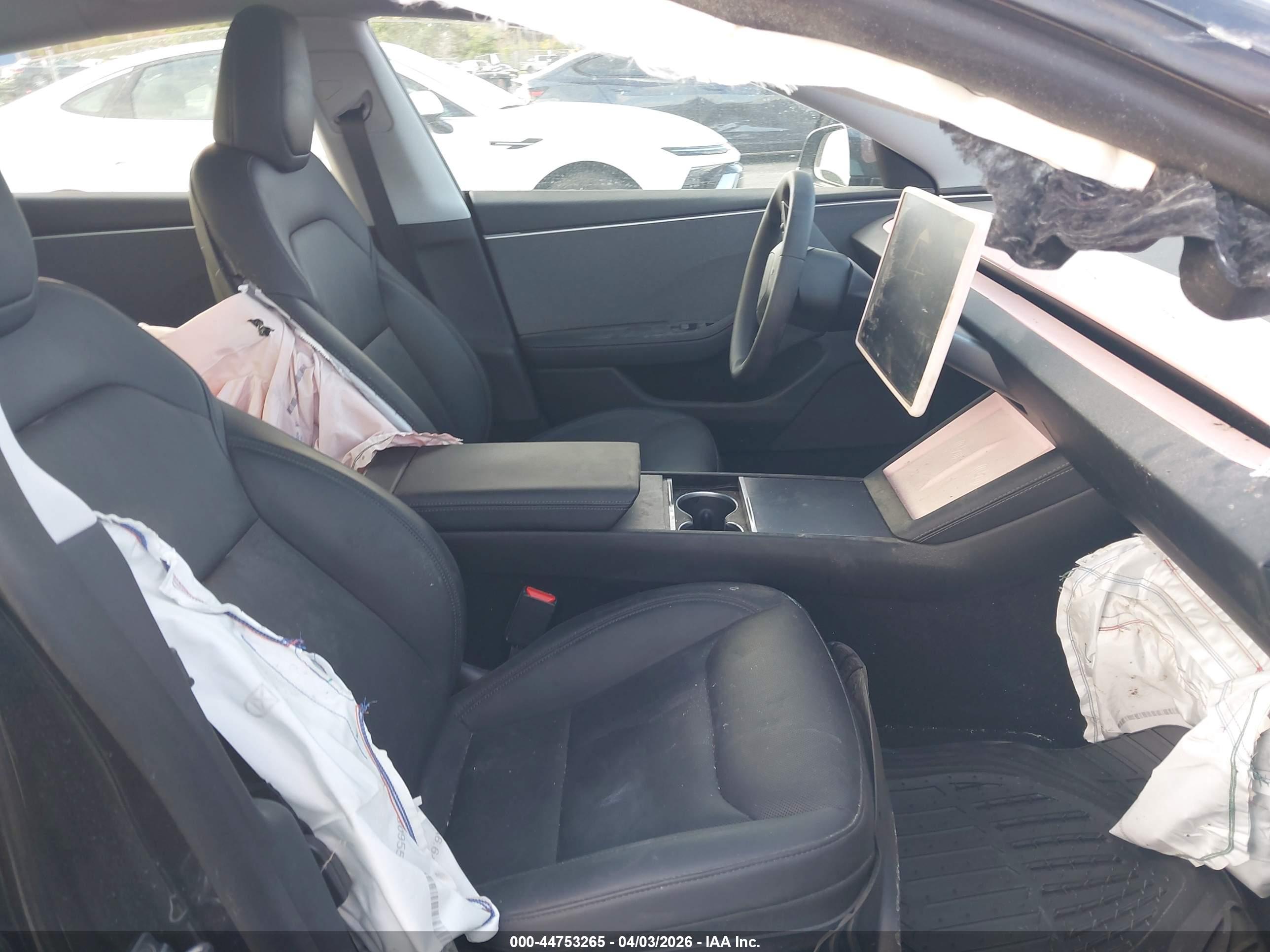 TESLA MODEL image 5
