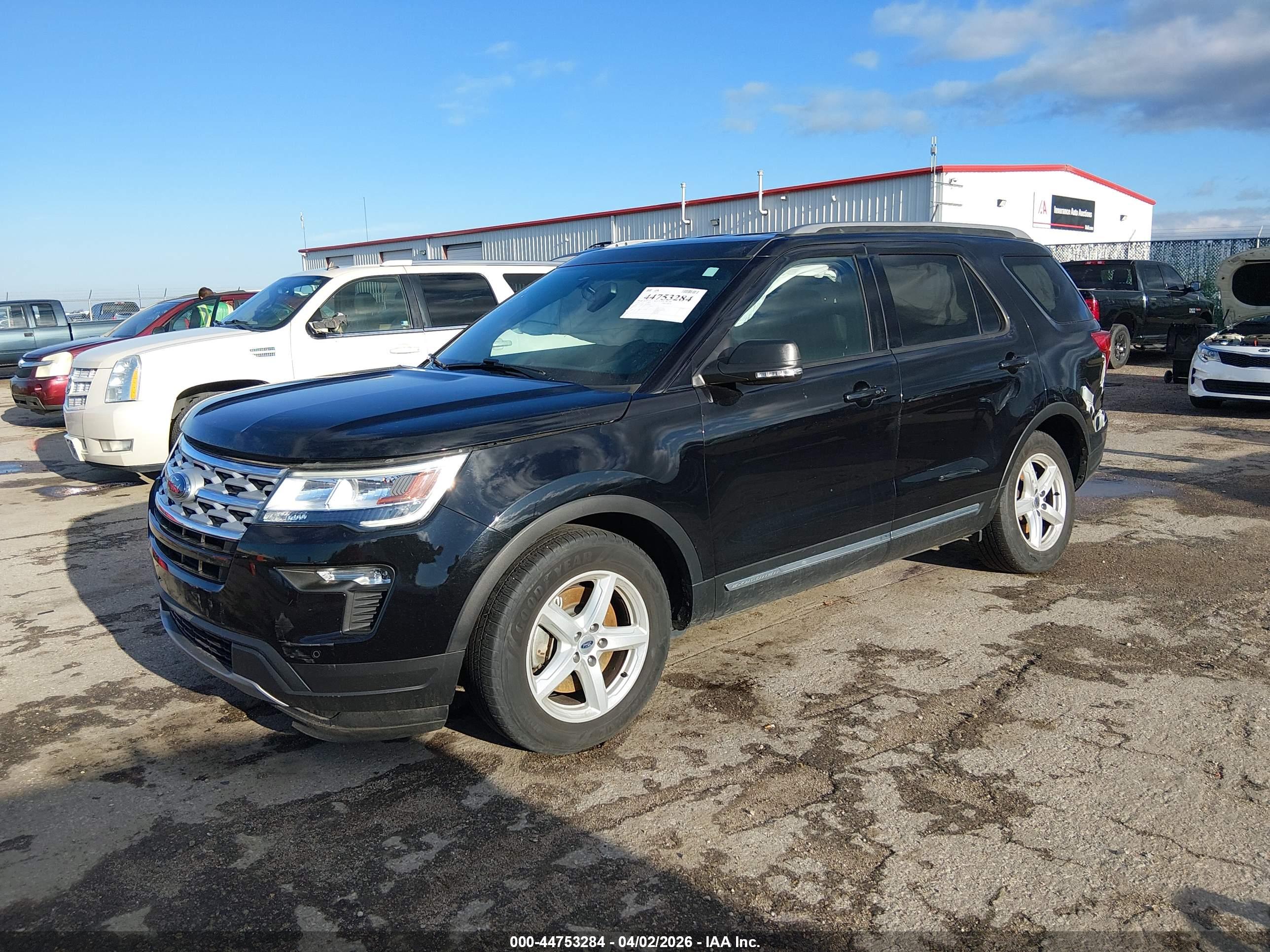 FORD EXPLORER image 2