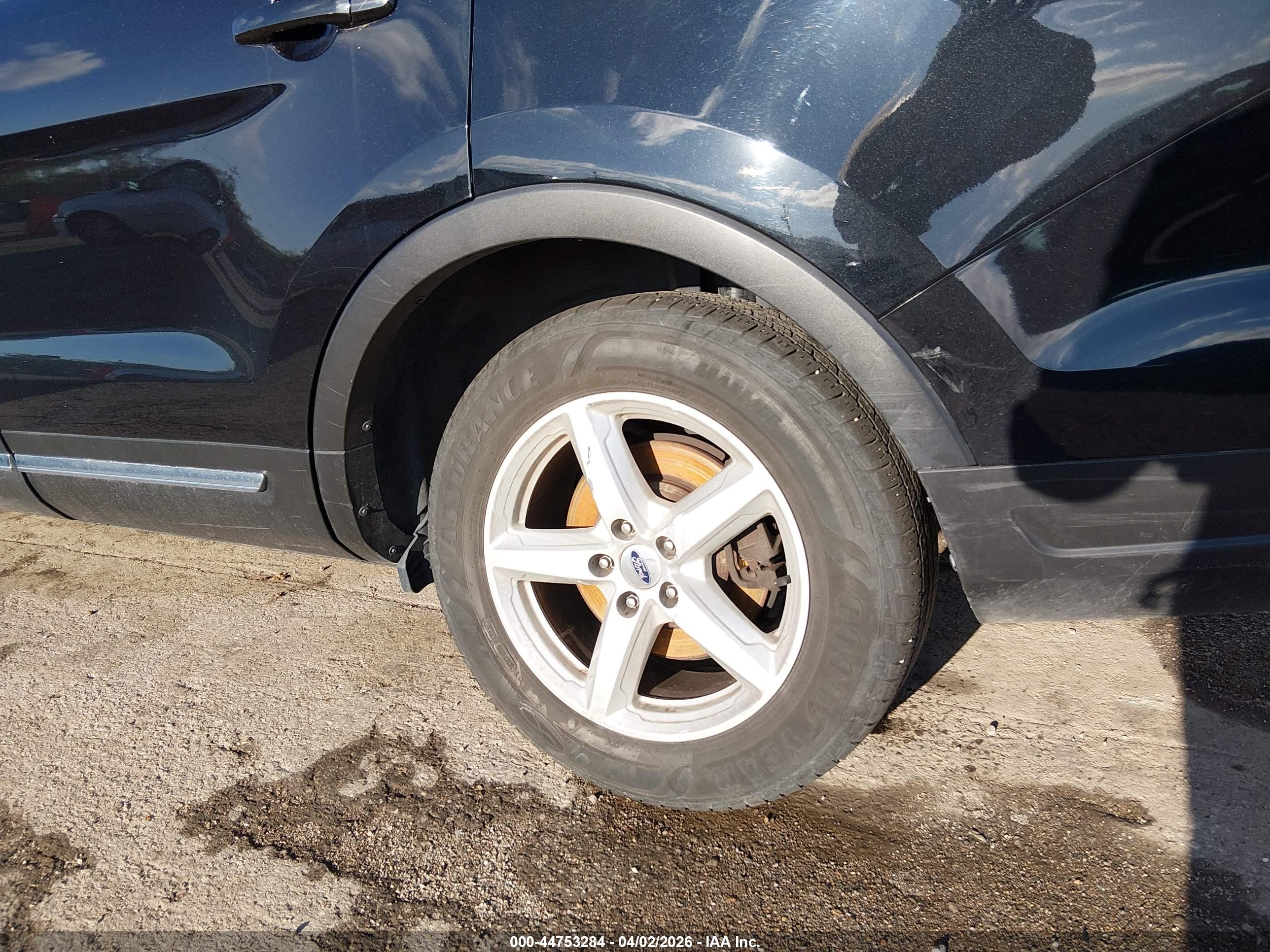 FORD EXPLORER image 6