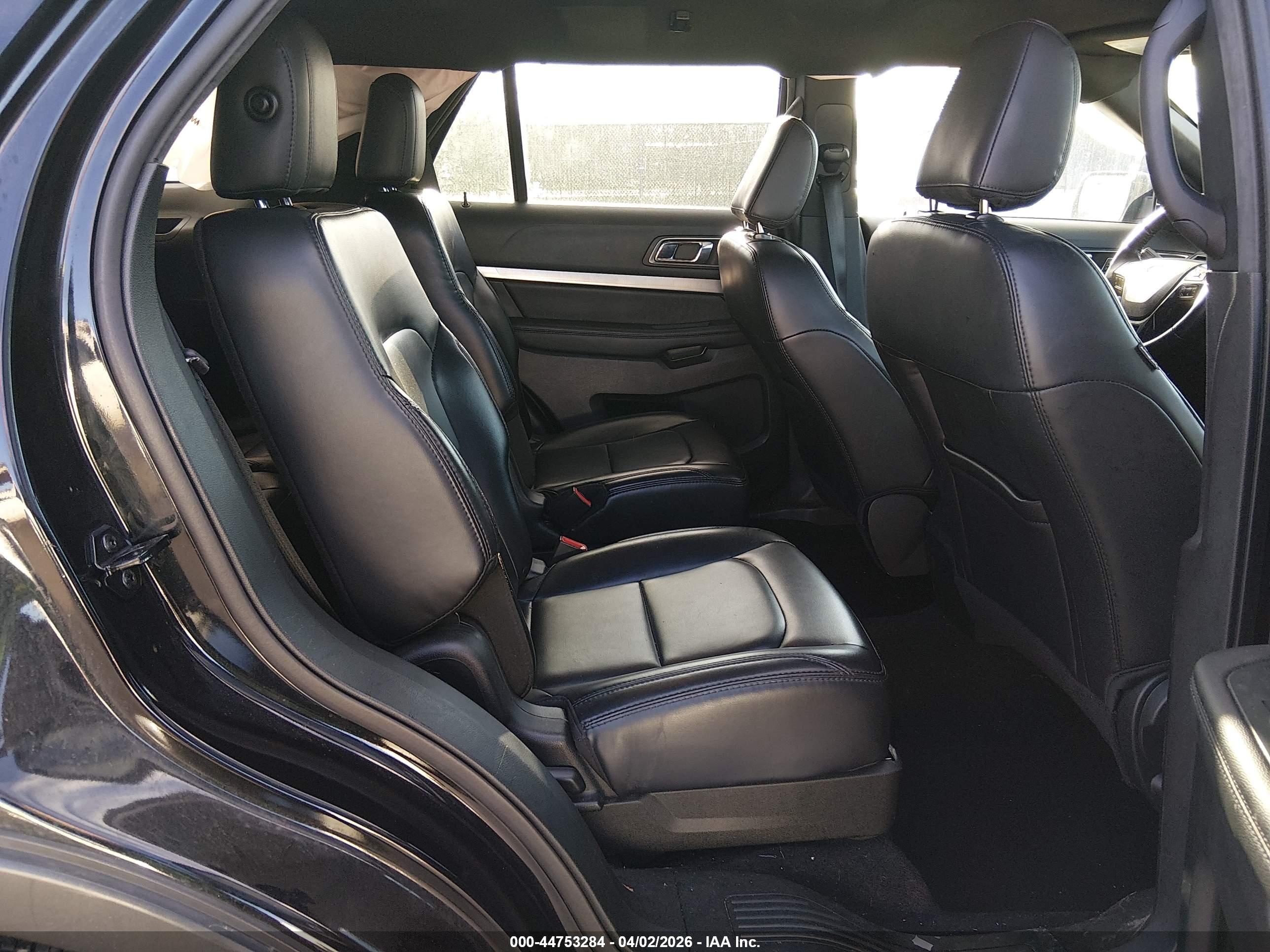 FORD EXPLORER image 8