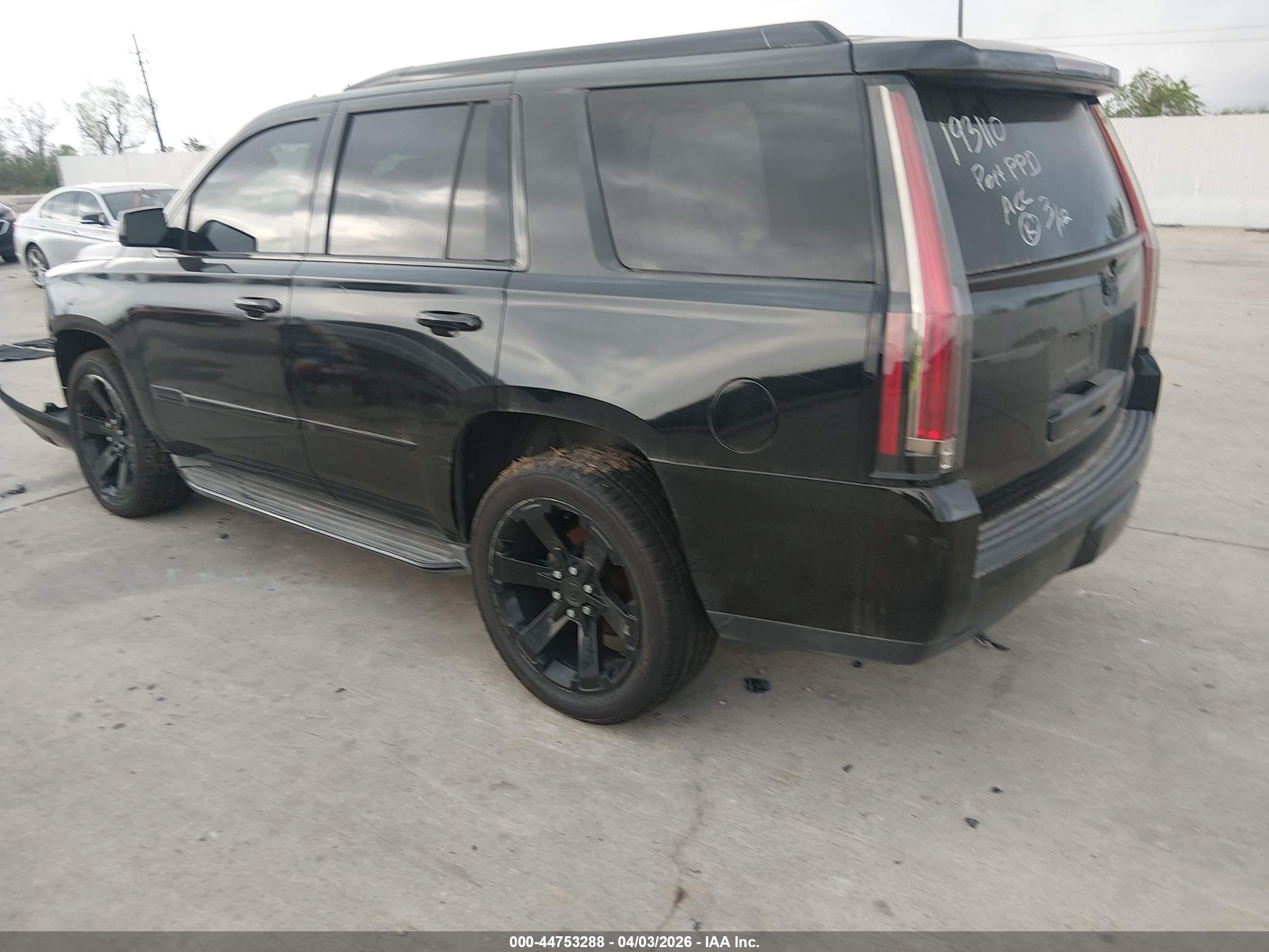 CADILLAC ESCALADE image 3