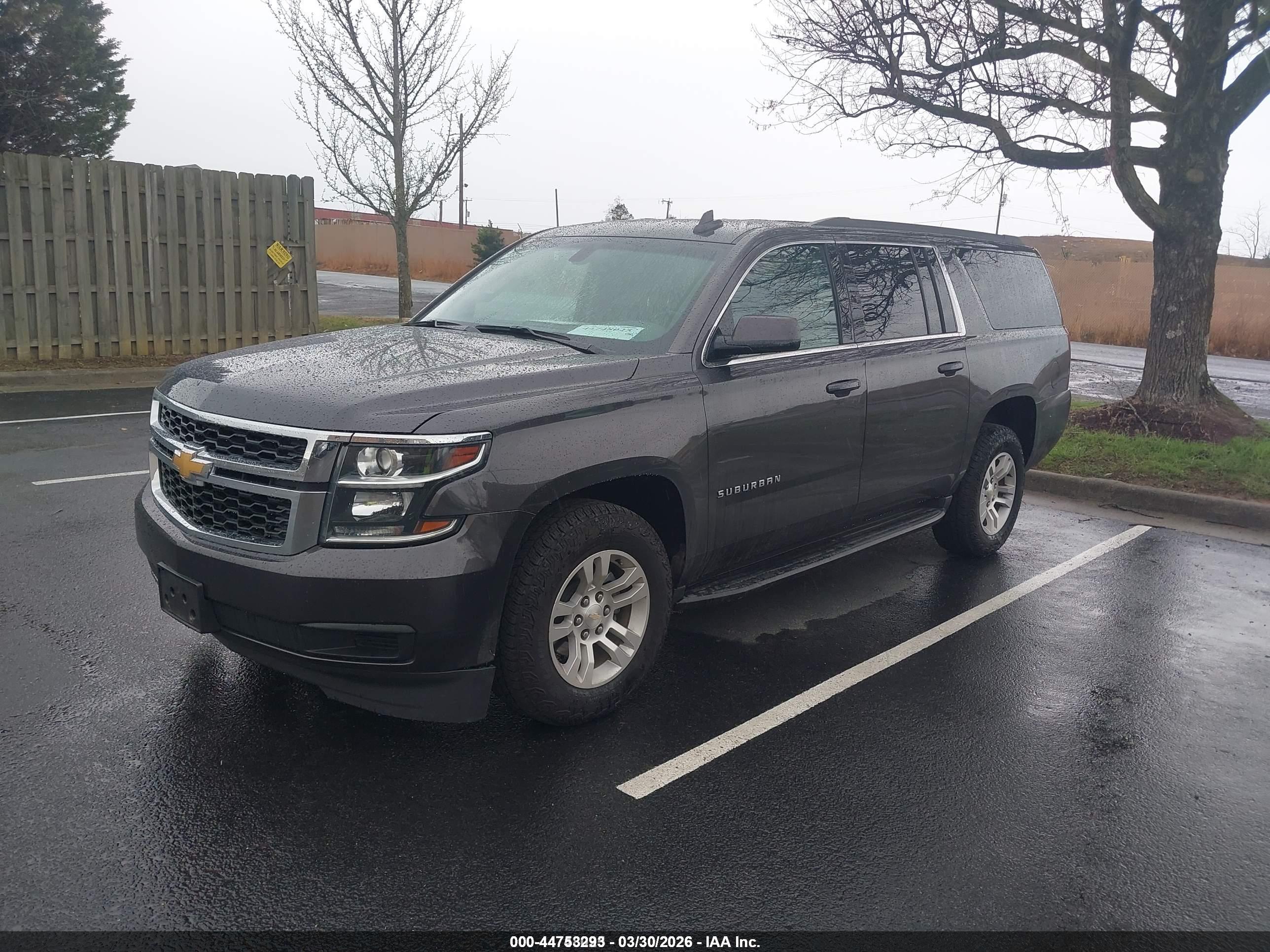 CHEVROLET SUBURBAN image 2