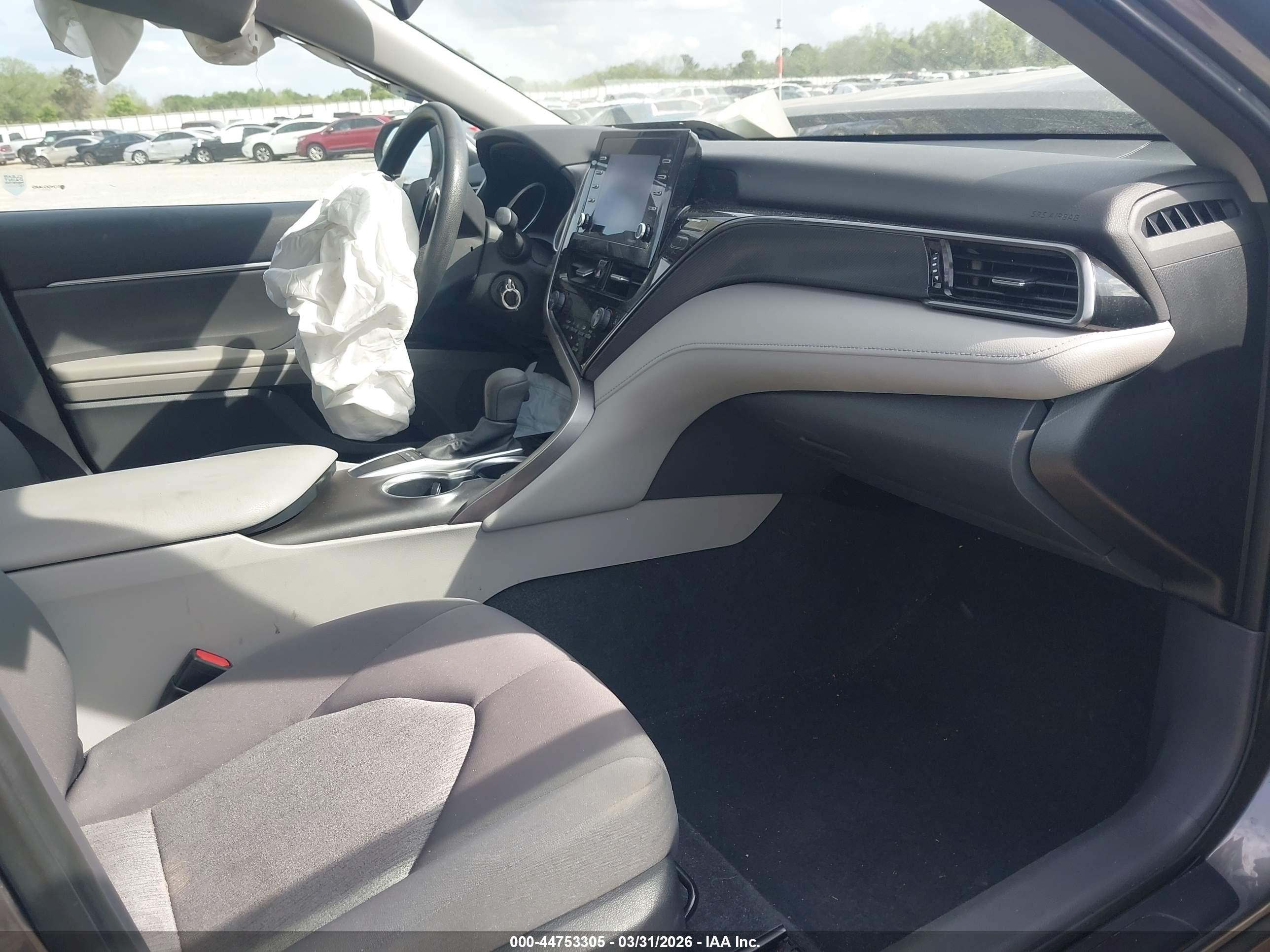TOYOTA CAMRY image 5