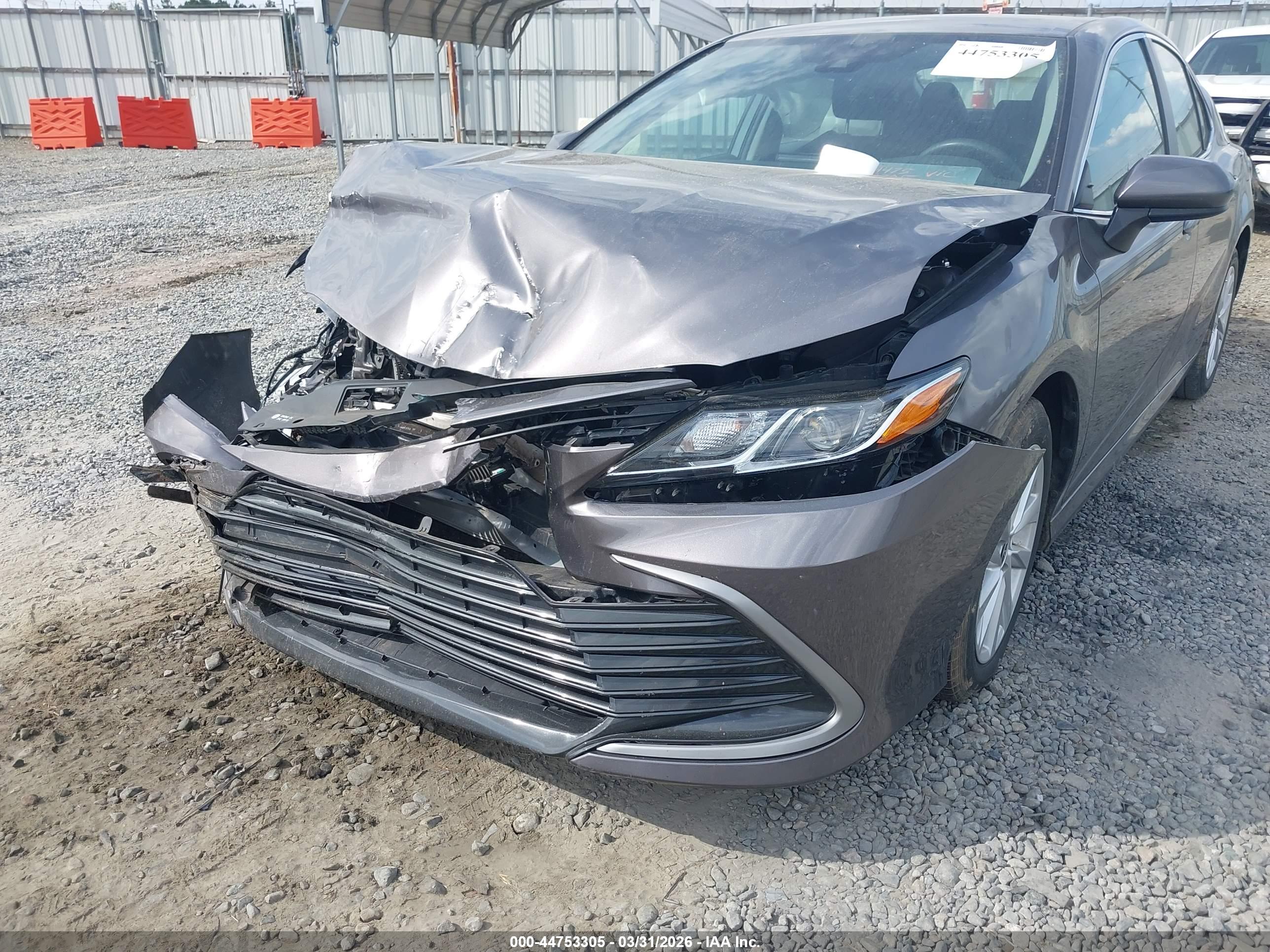 TOYOTA CAMRY image 6