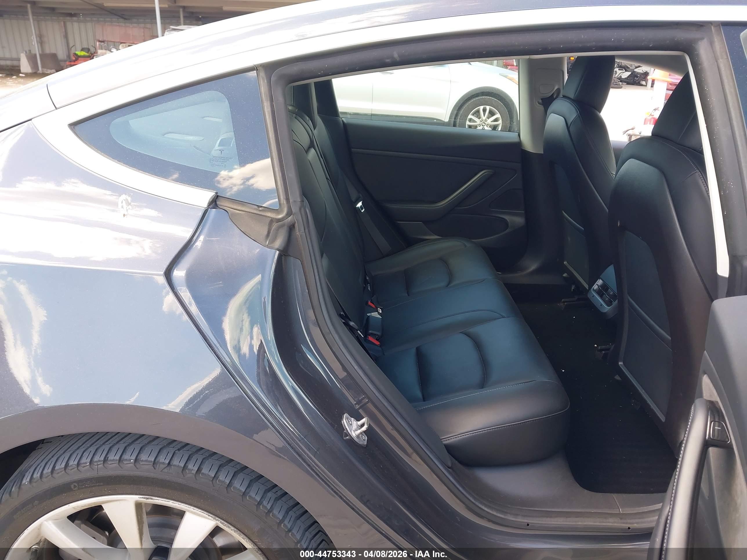 TESLA MODEL image 8