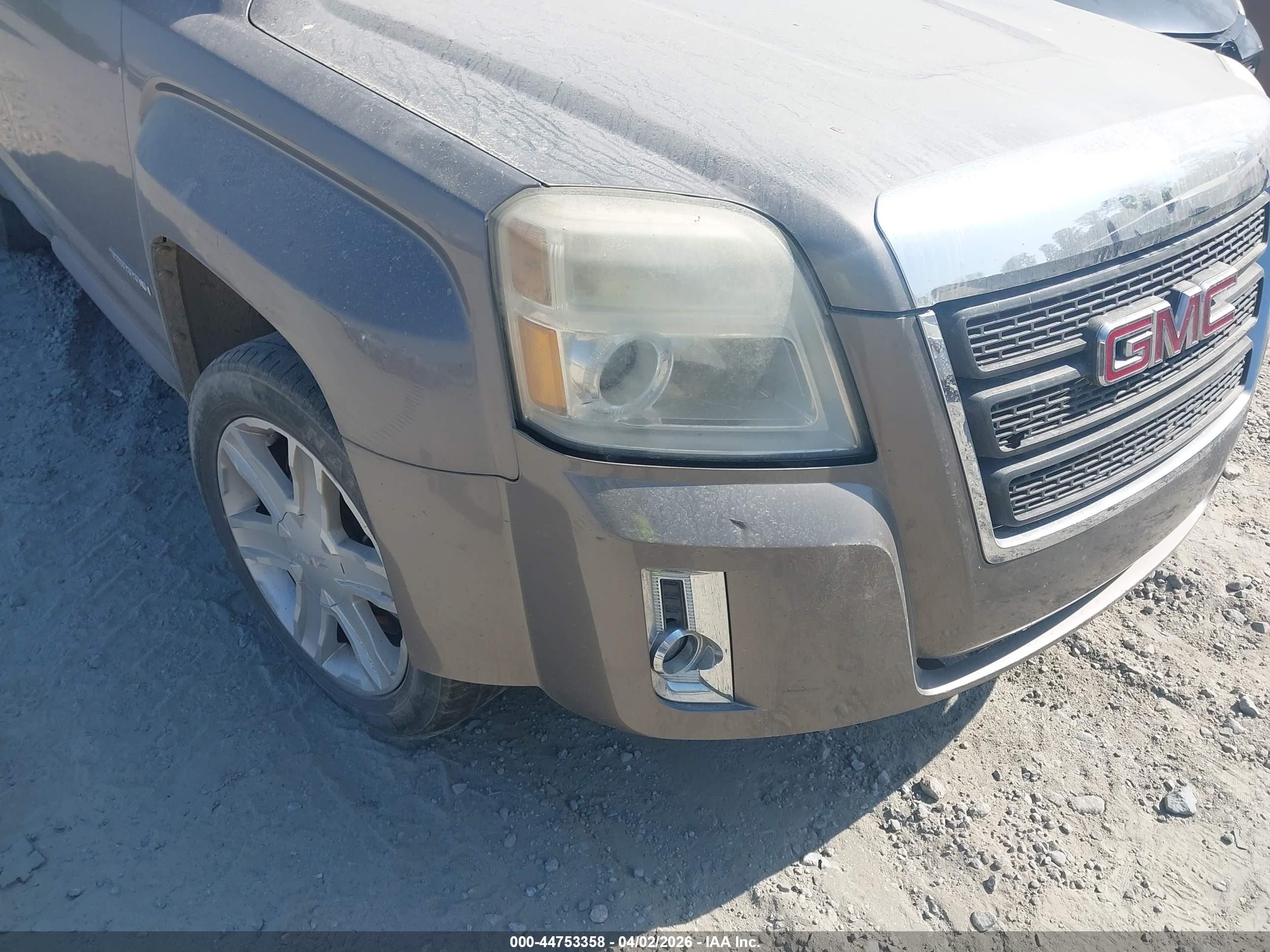 GMC TERRAIN image 6