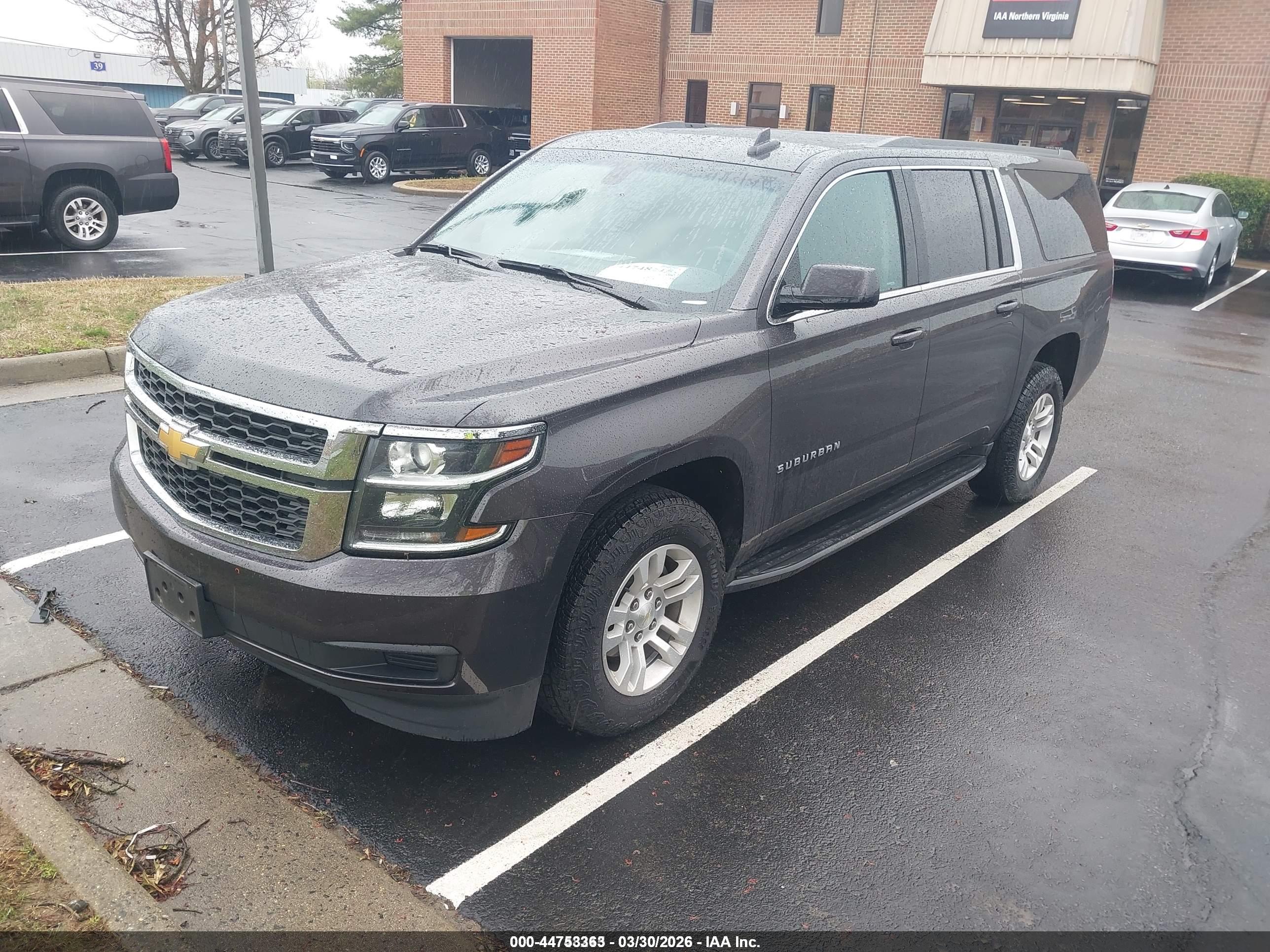 CHEVROLET SUBURBAN image 2