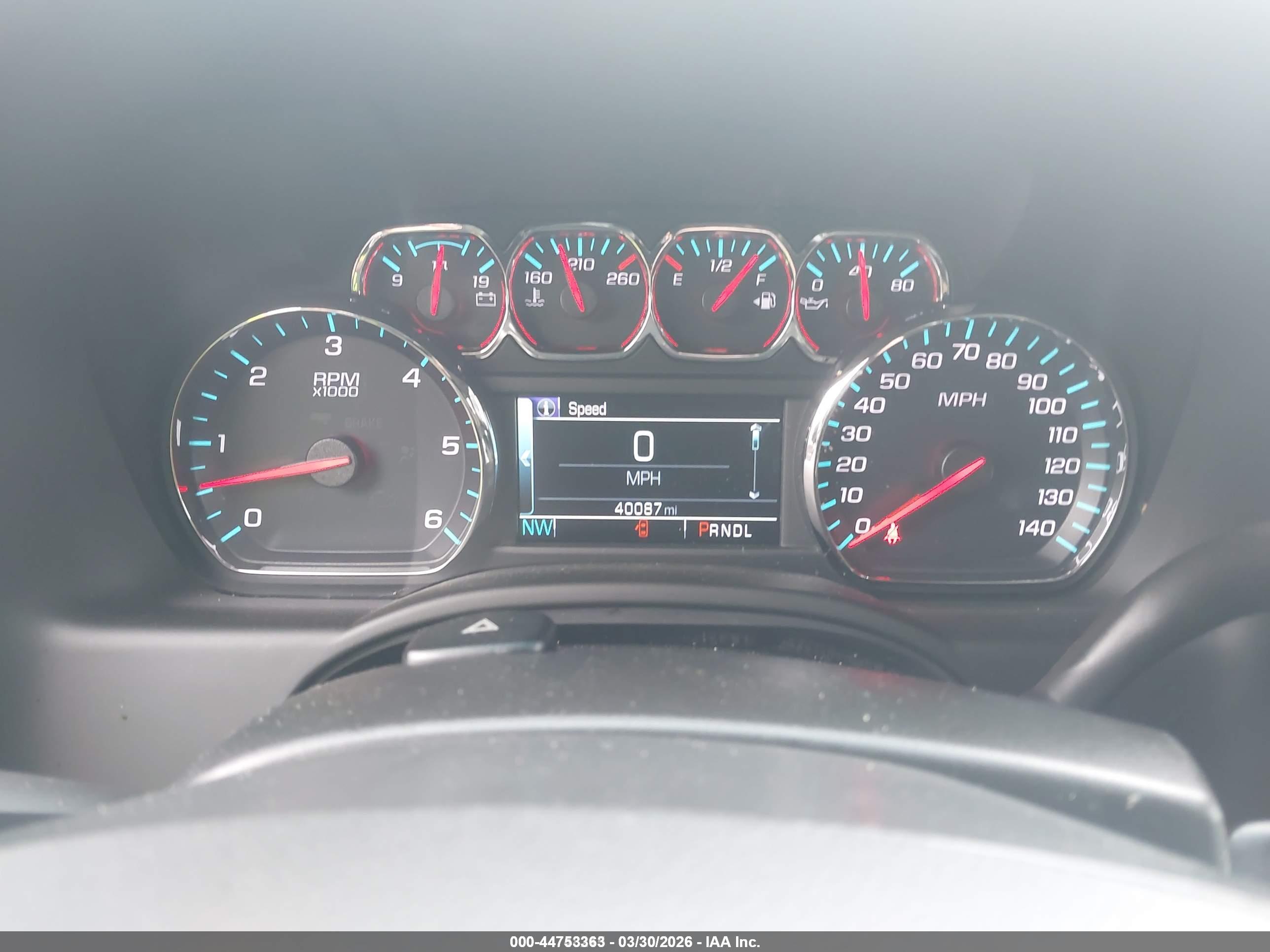CHEVROLET SUBURBAN image 7