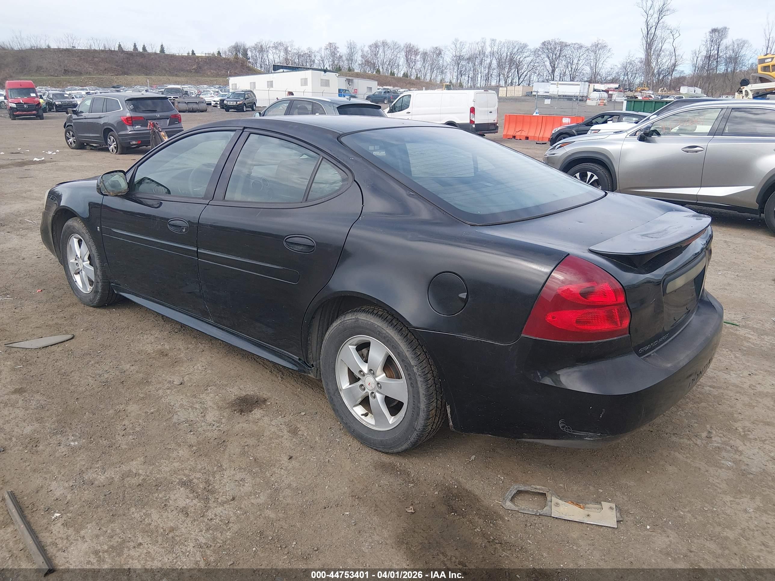PONTIAC GRAND image 3
