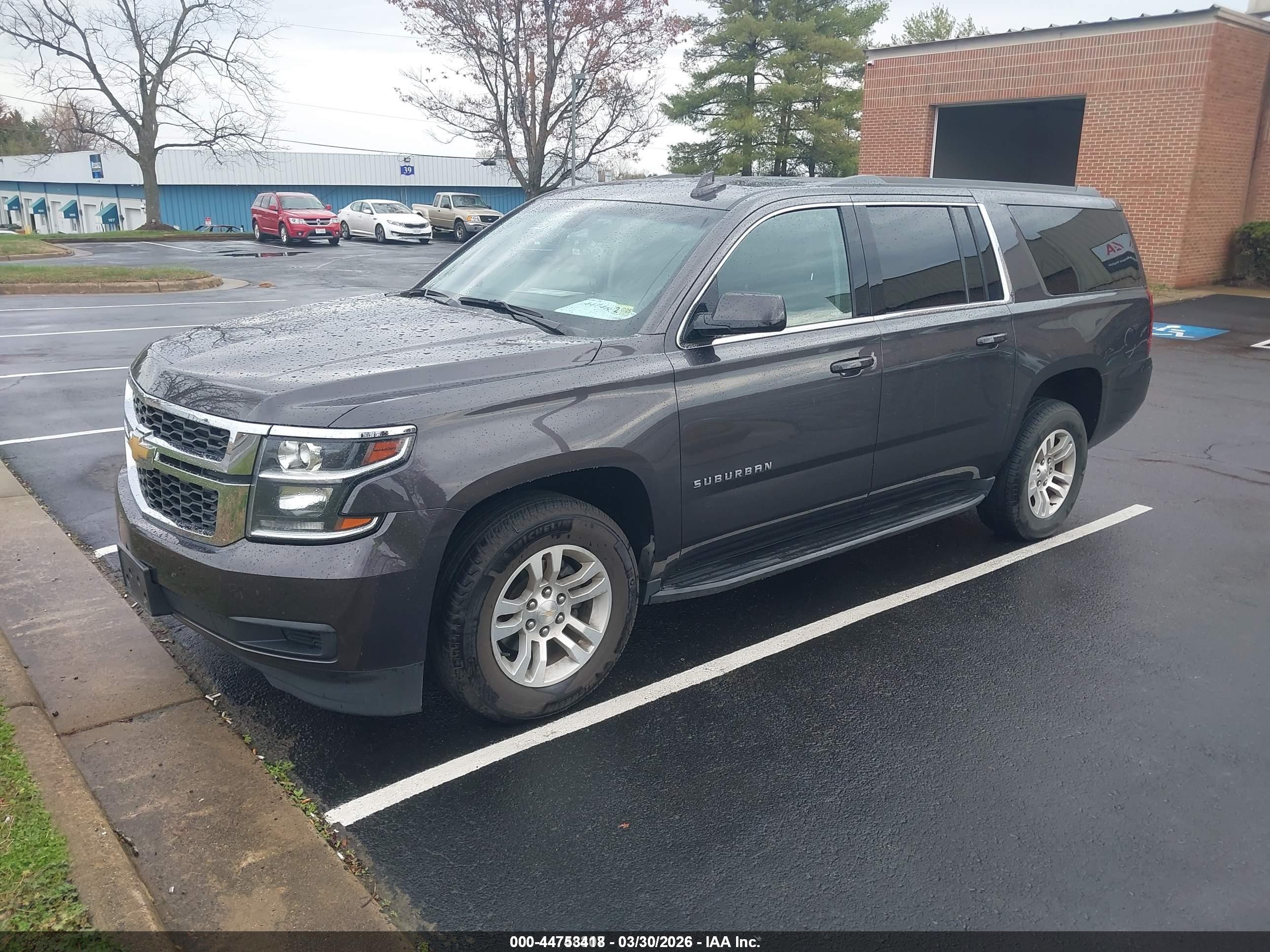 CHEVROLET SUBURBAN image 2