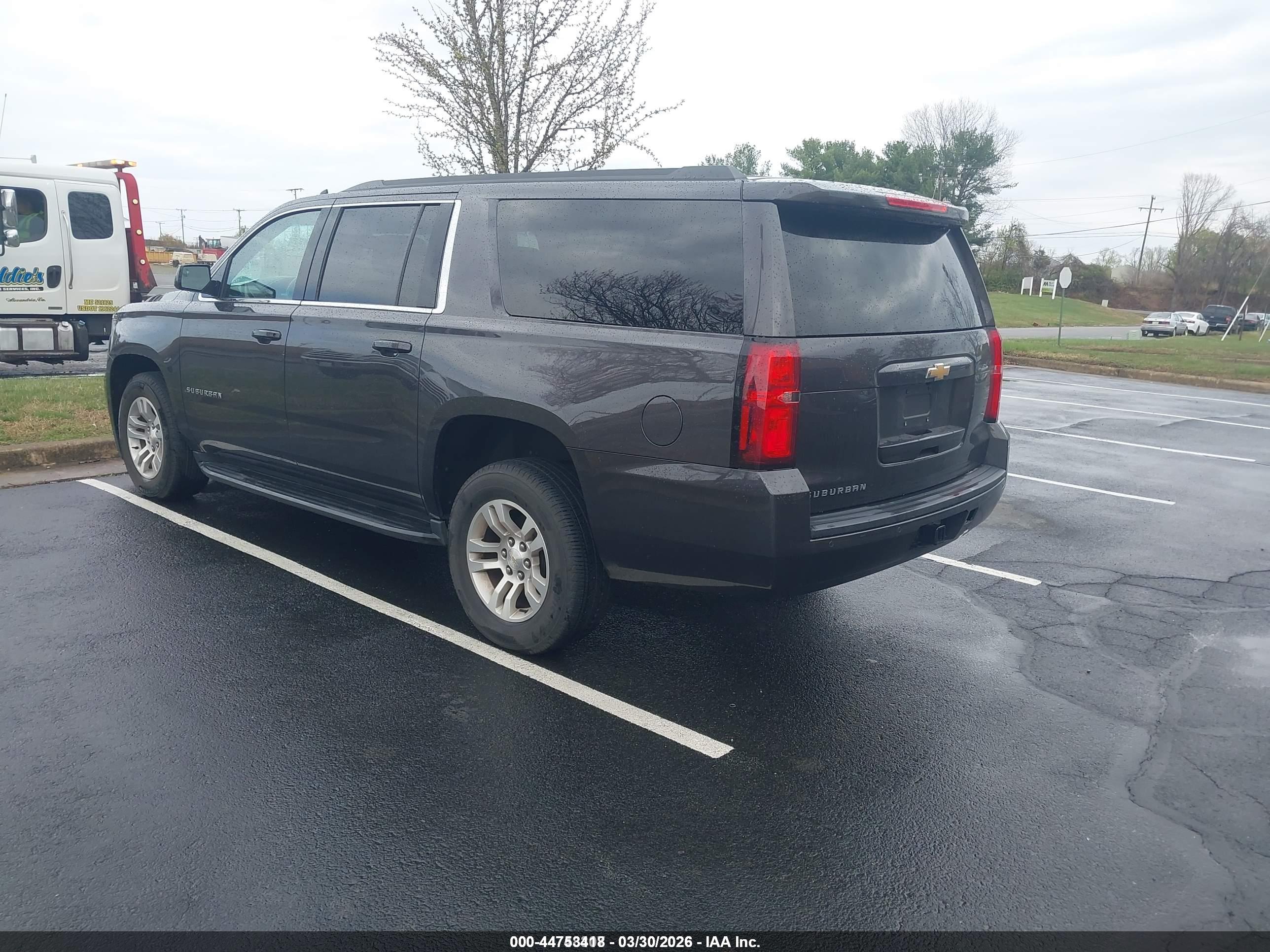 CHEVROLET SUBURBAN image 3