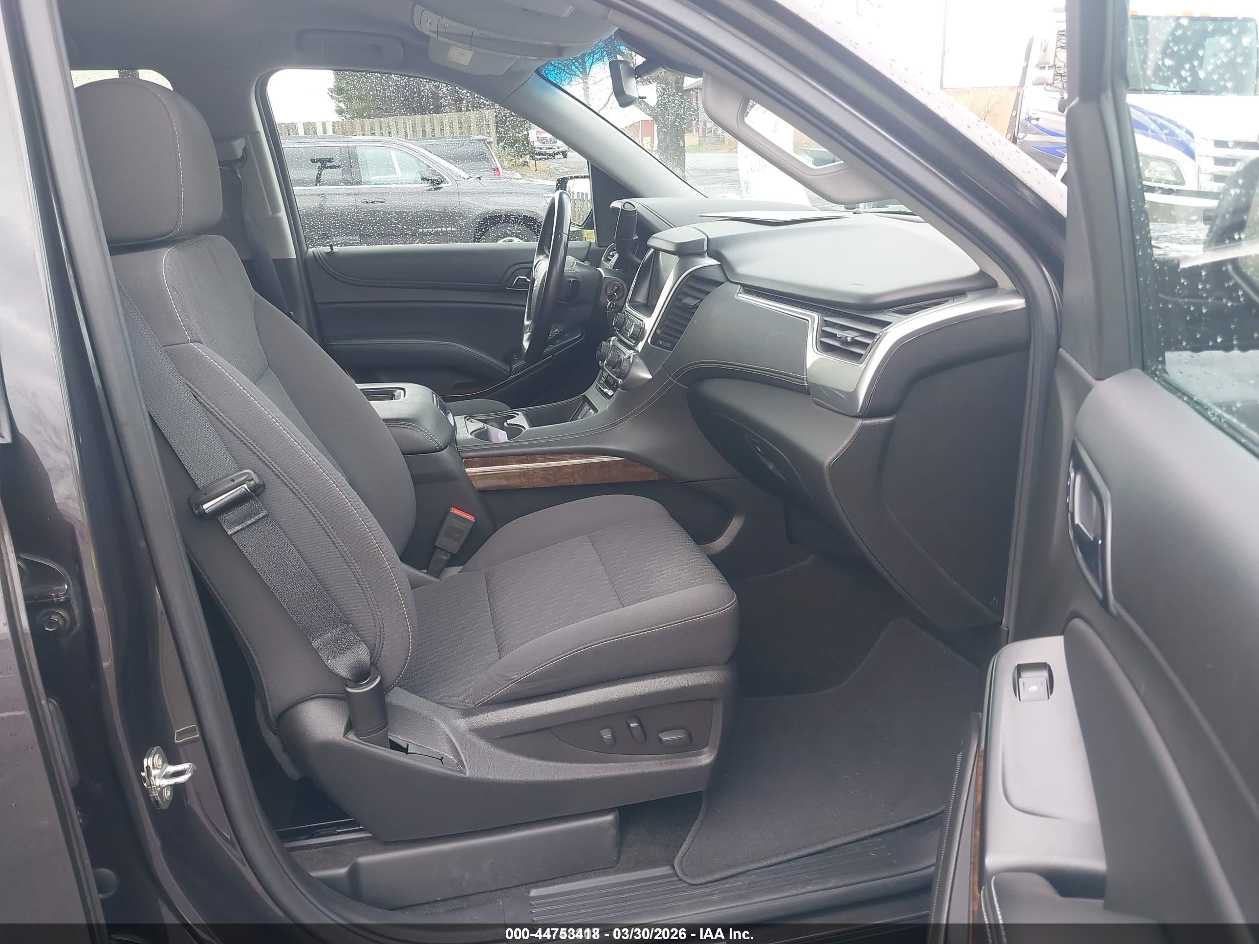 CHEVROLET SUBURBAN image 5