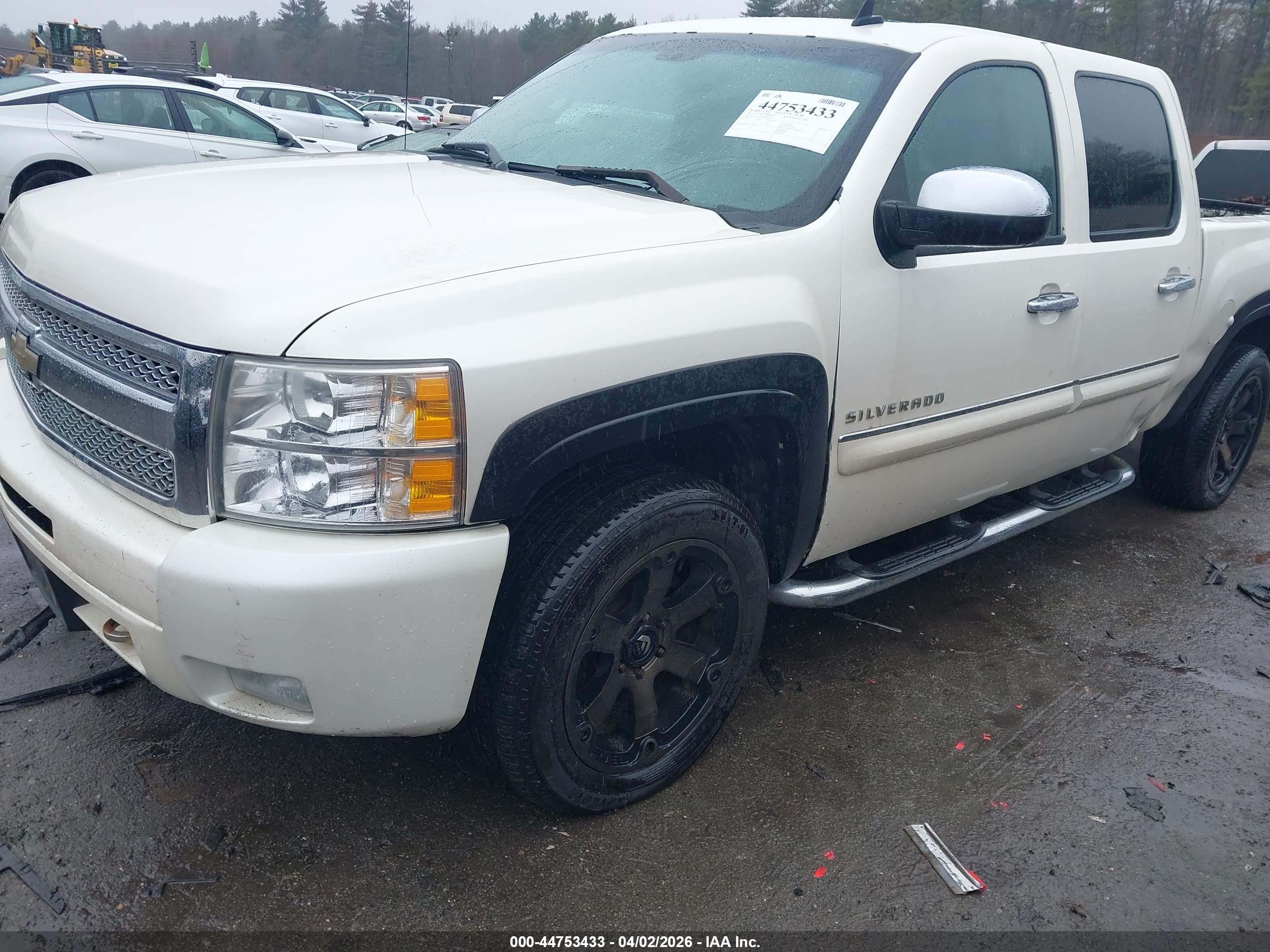 CHEVROLET SILVERADO image 2