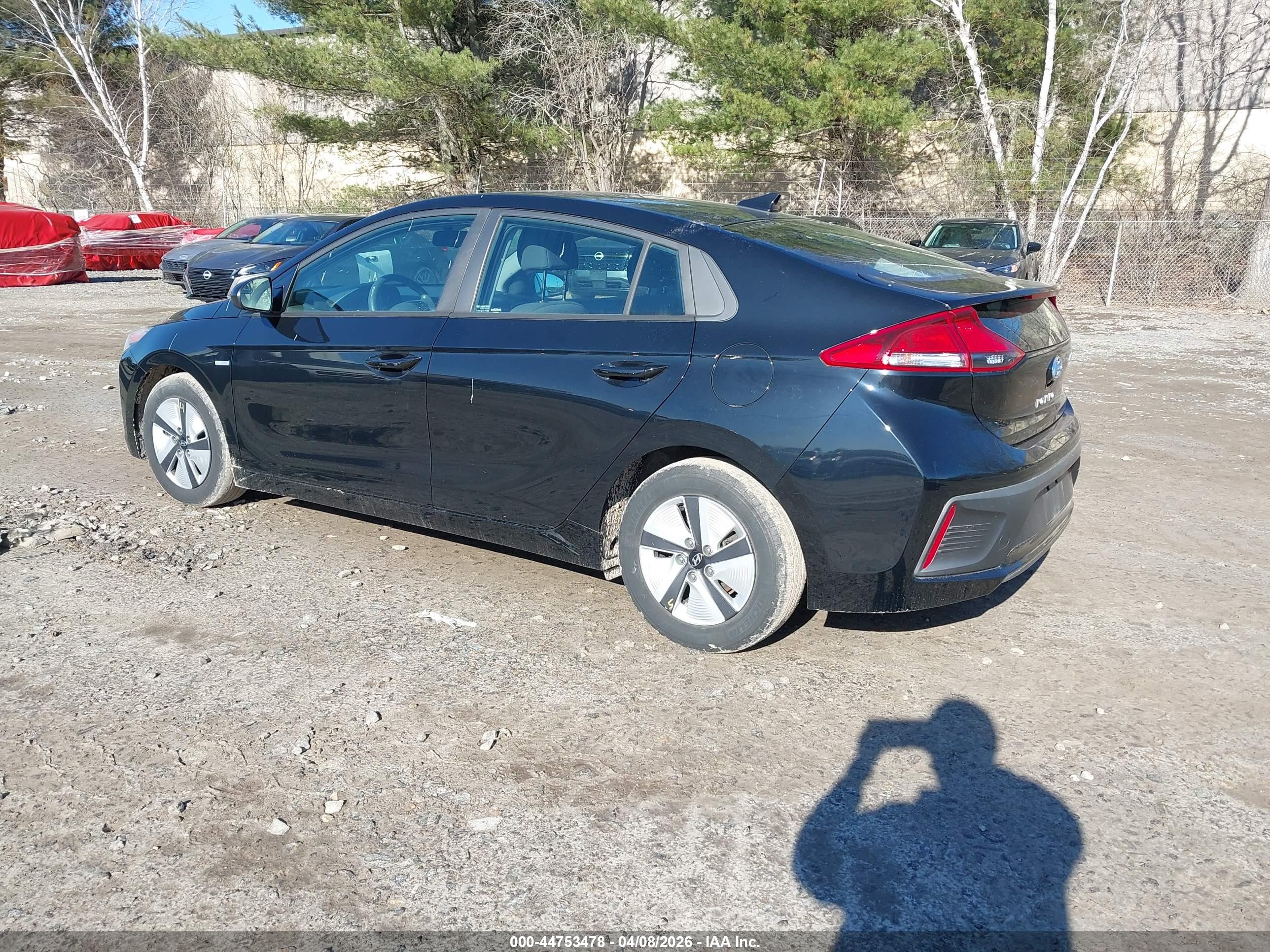 HYUNDAI IONIQ image 3