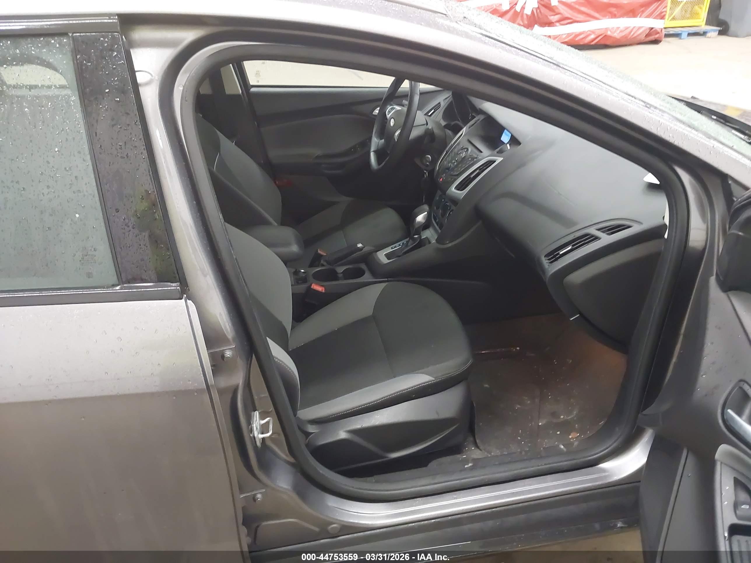 FORD FOCUS image 5