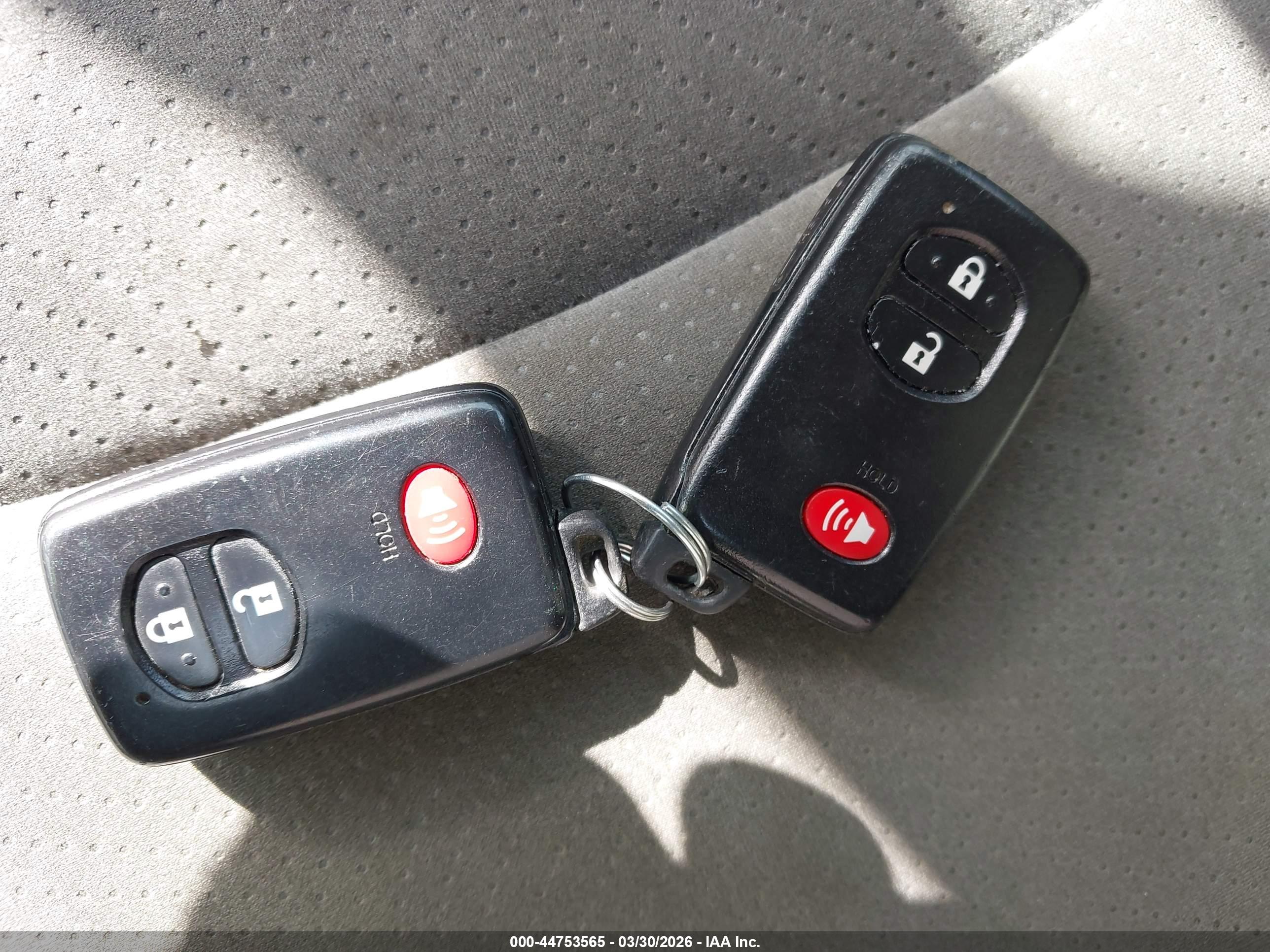 TOYOTA PRIUS image 11