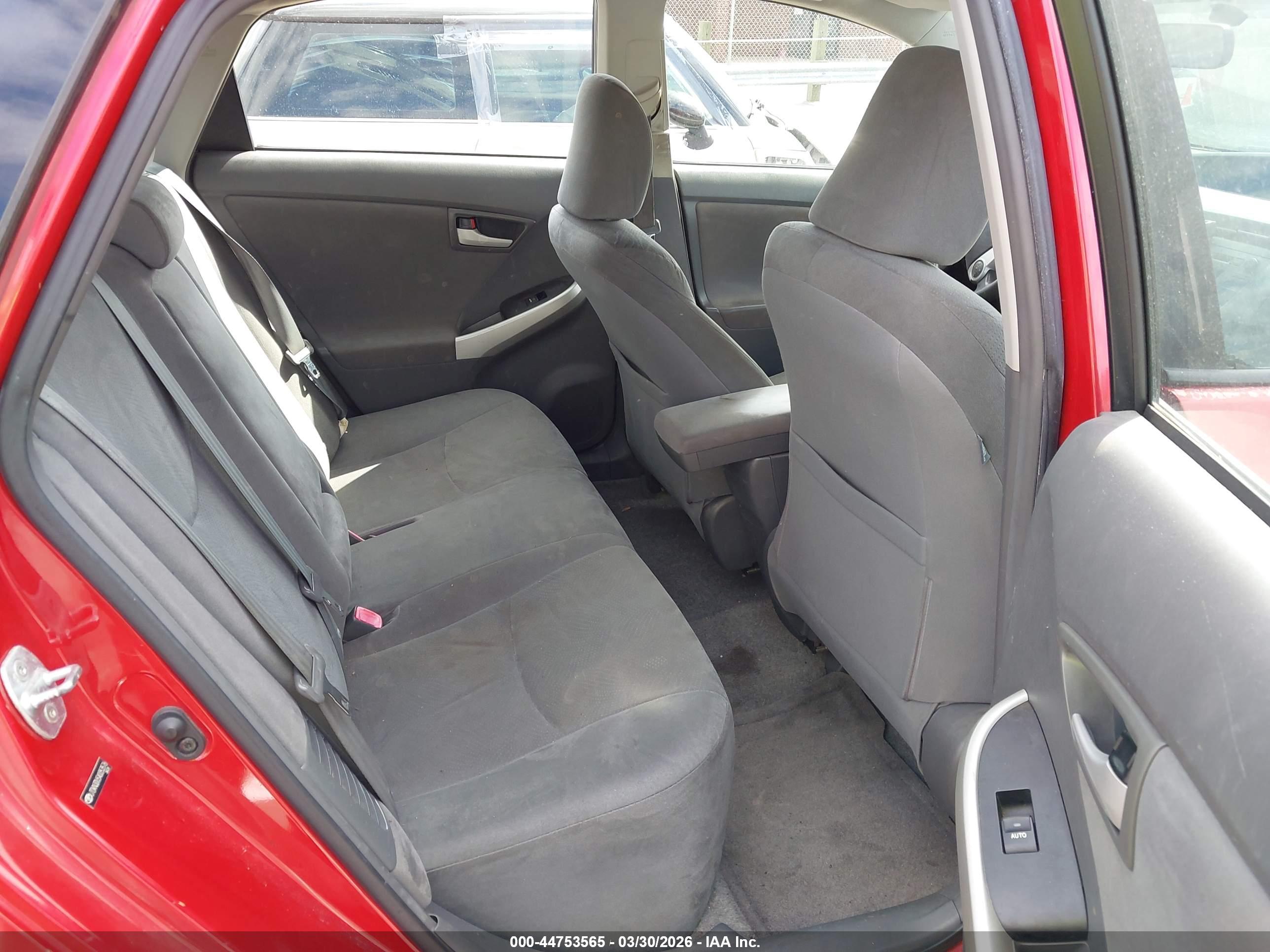 TOYOTA PRIUS image 8