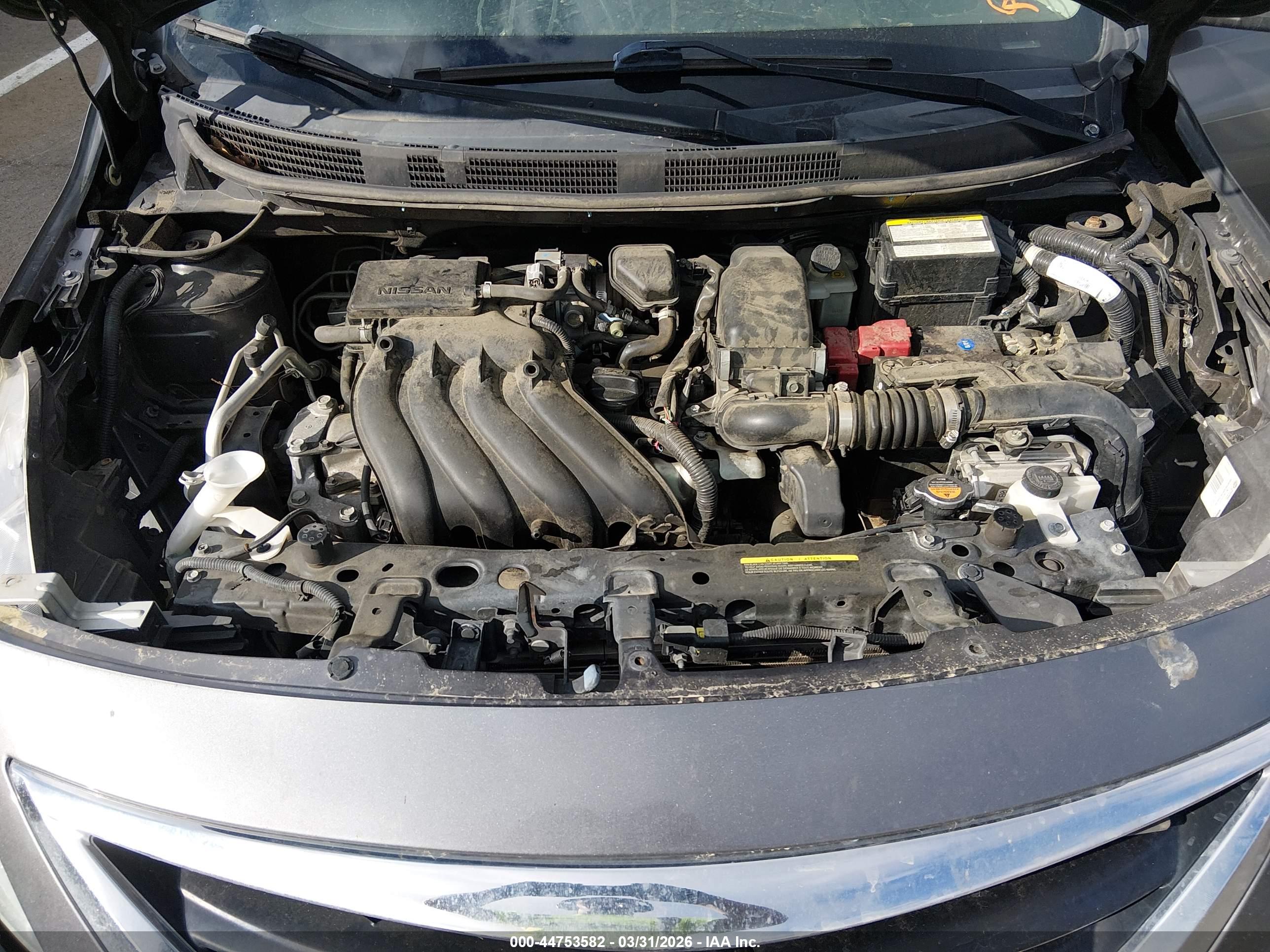 NISSAN VERSA image 10