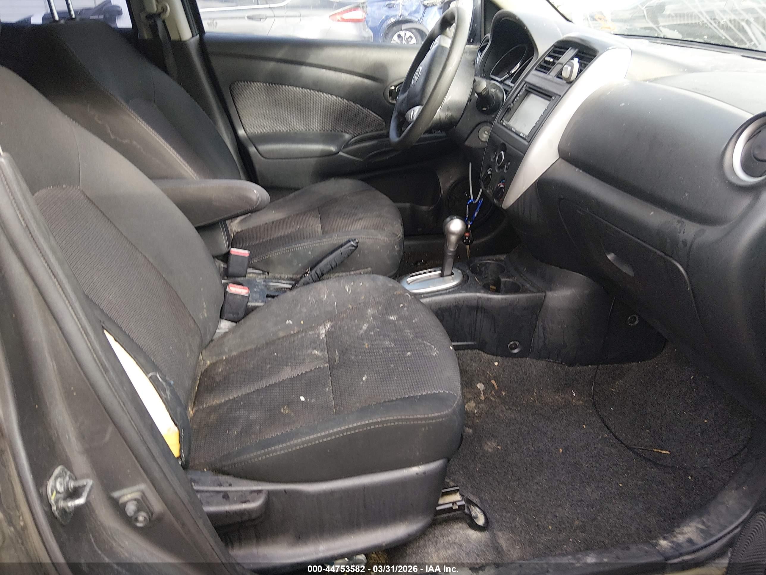 NISSAN VERSA image 5