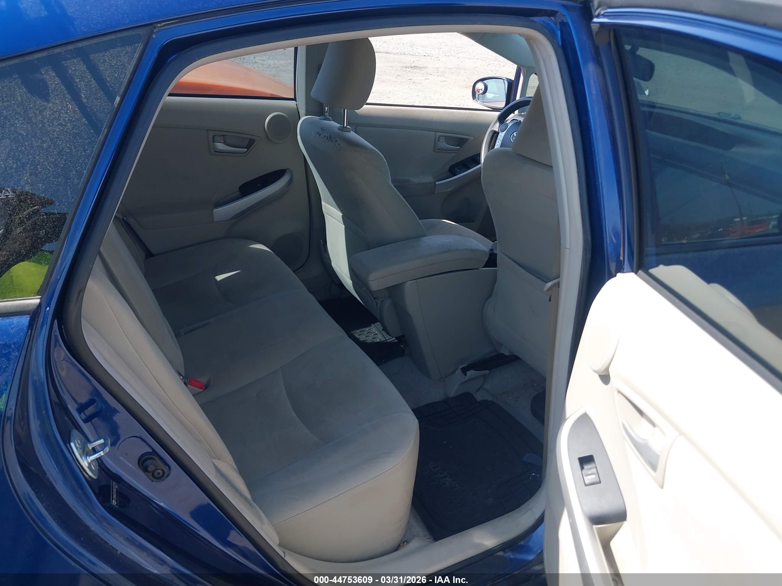TOYOTA PRIUS image 8