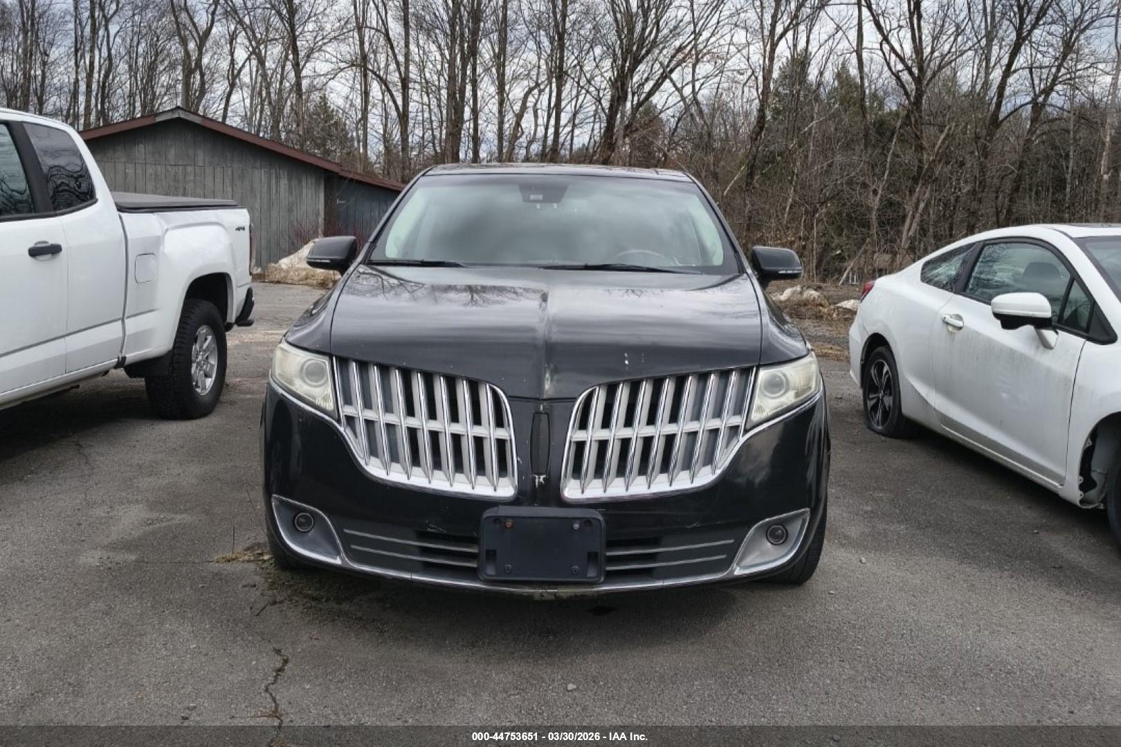LINCOLN MKT image 6
