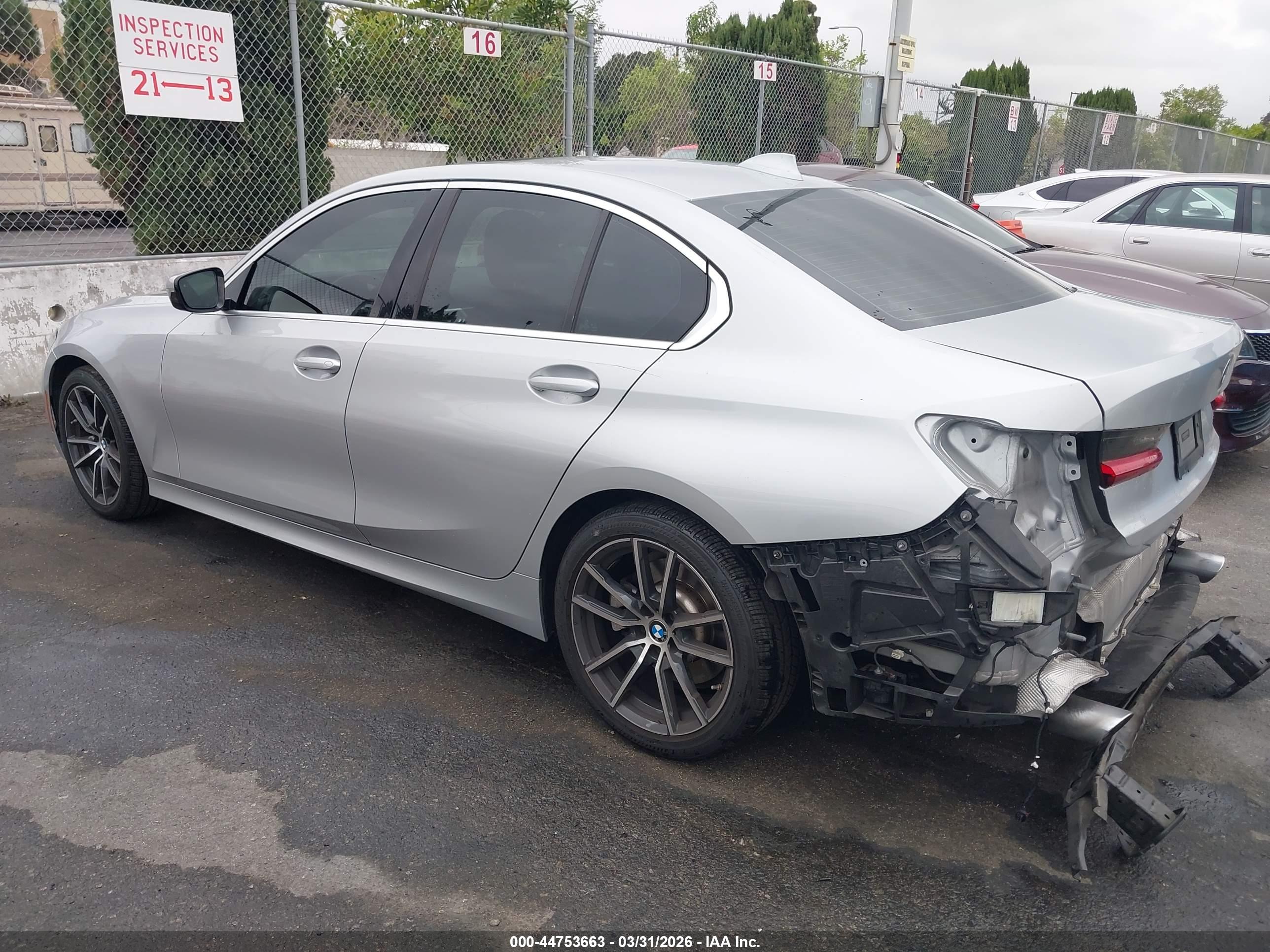 BMW 330I image 3