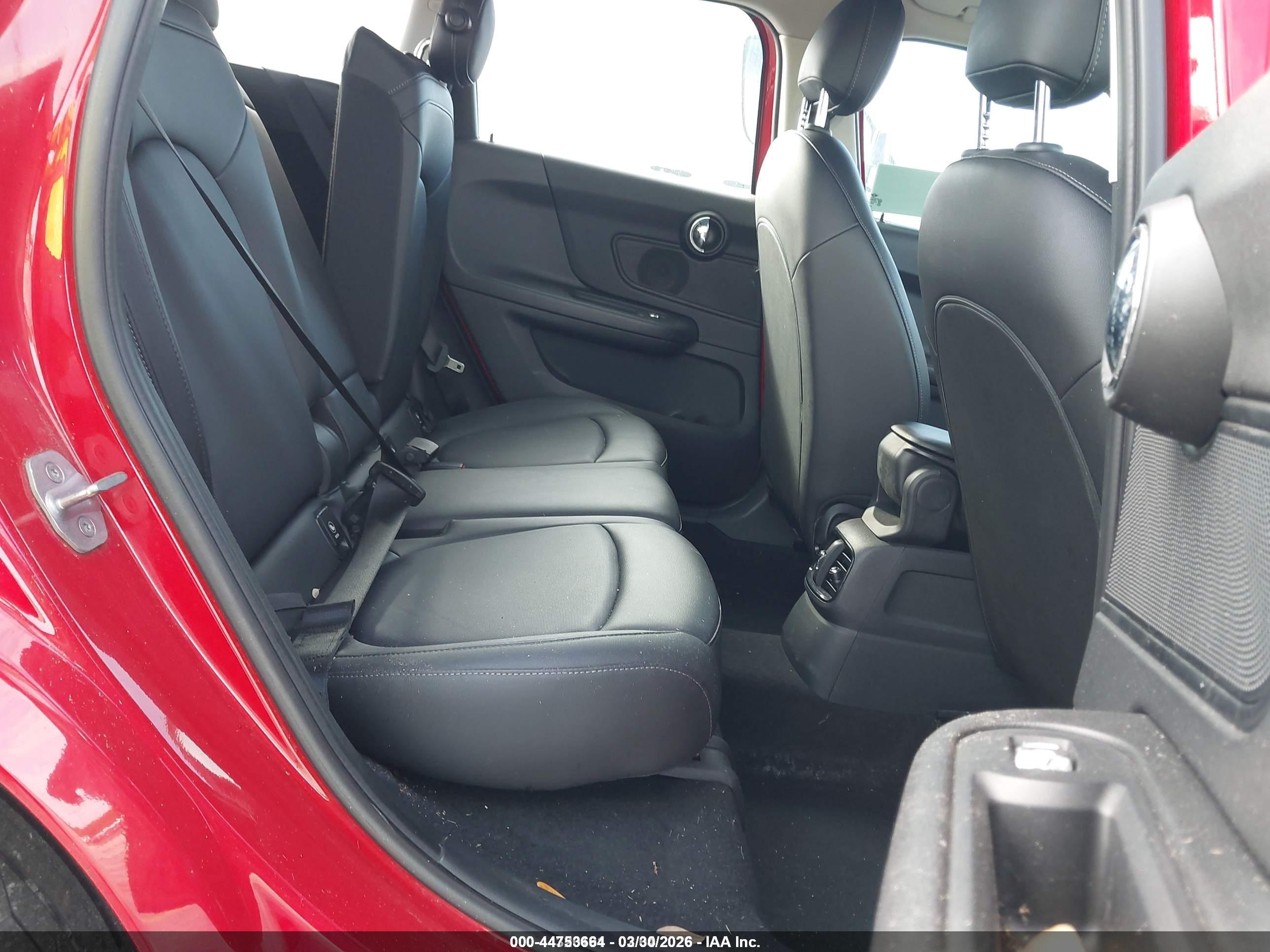 MINI COUNTRYMAN image 8