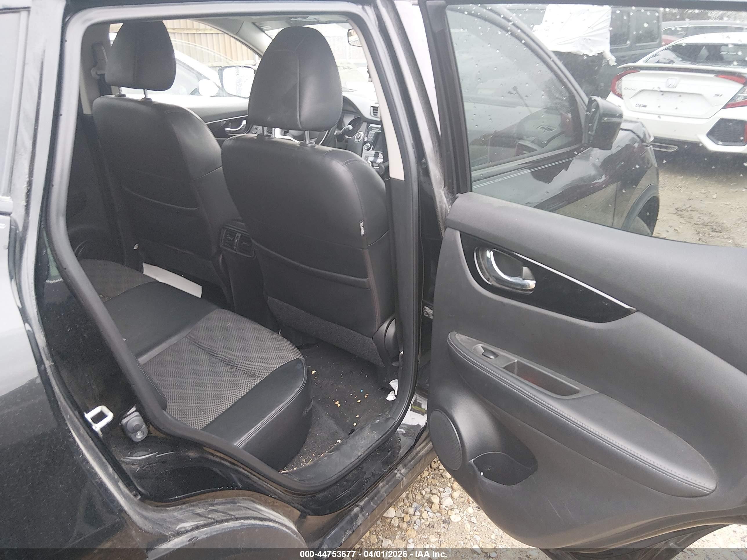 NISSAN ROGUE image 8