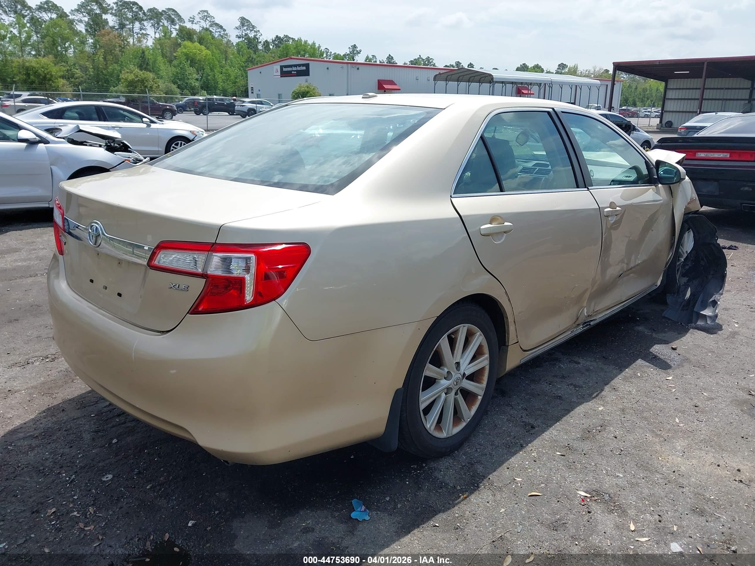 TOYOTA CAMRY image 4