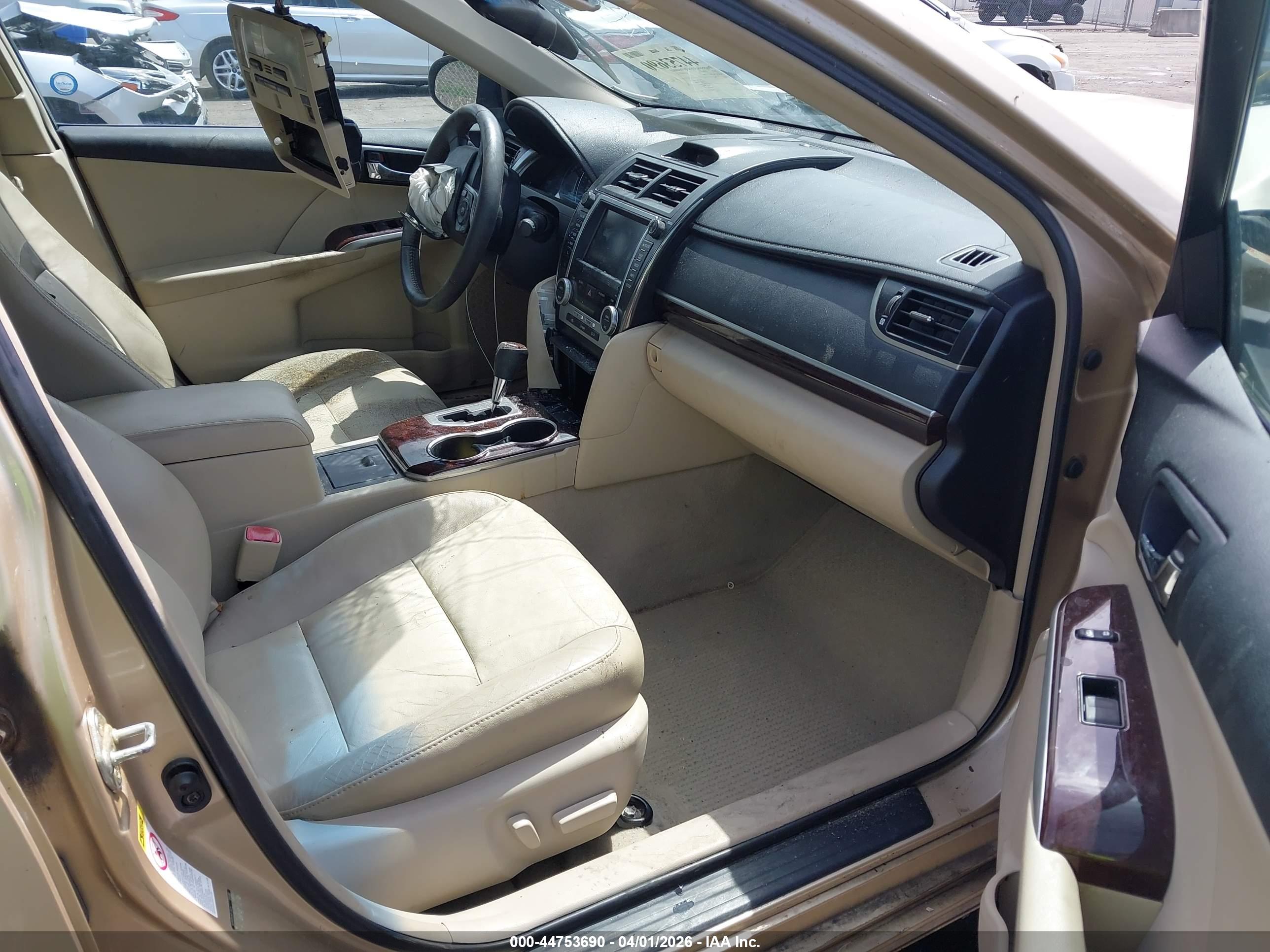 TOYOTA CAMRY image 5