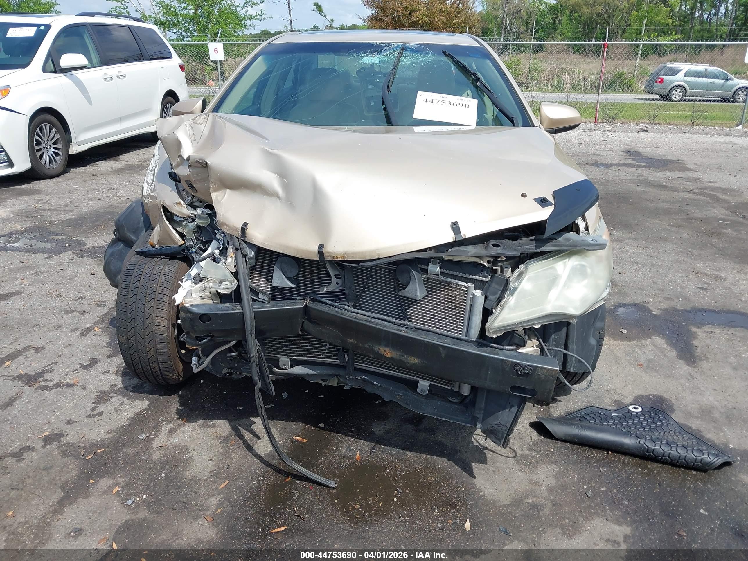 TOYOTA CAMRY image 6