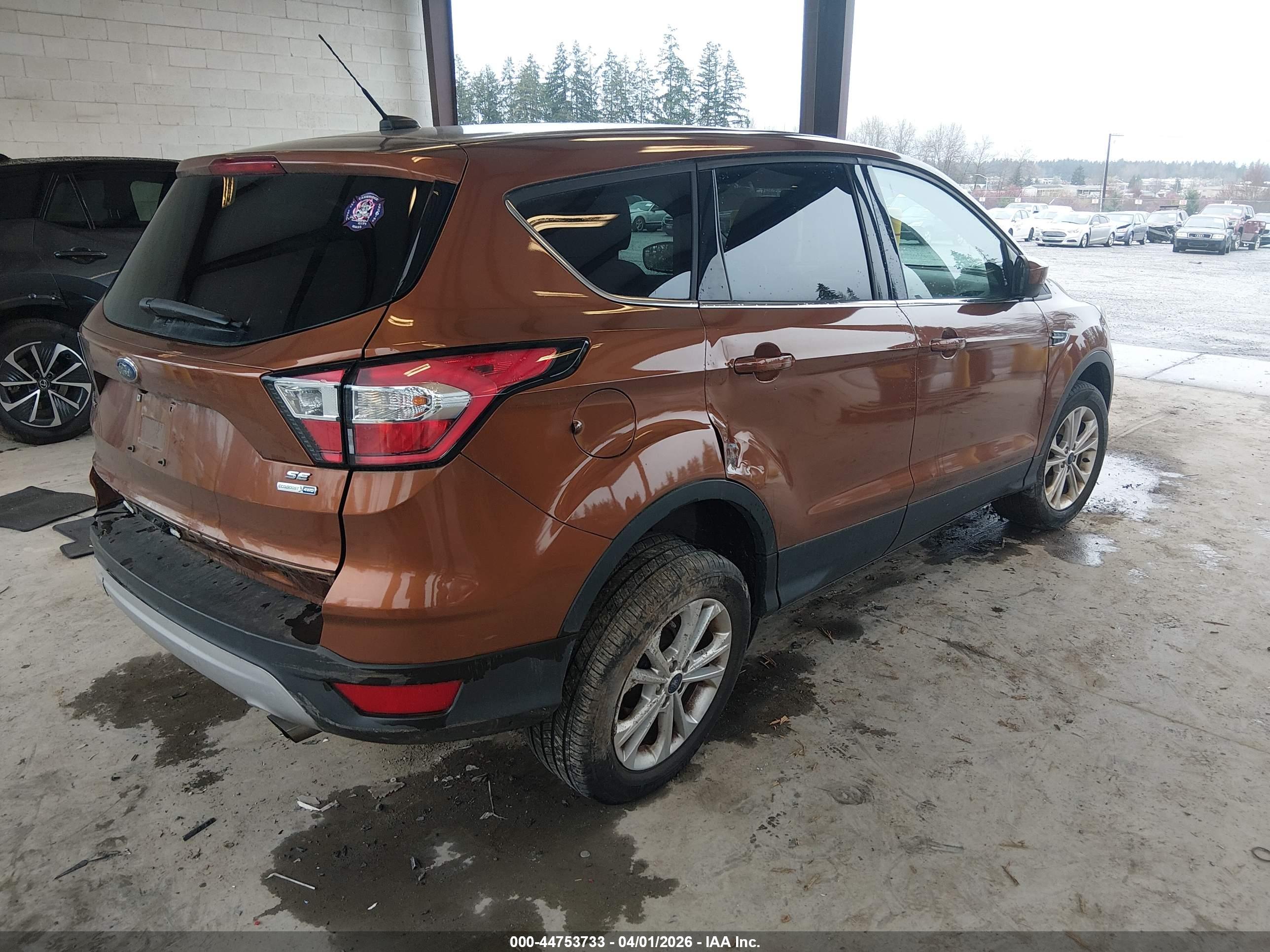 FORD ESCAPE image 4