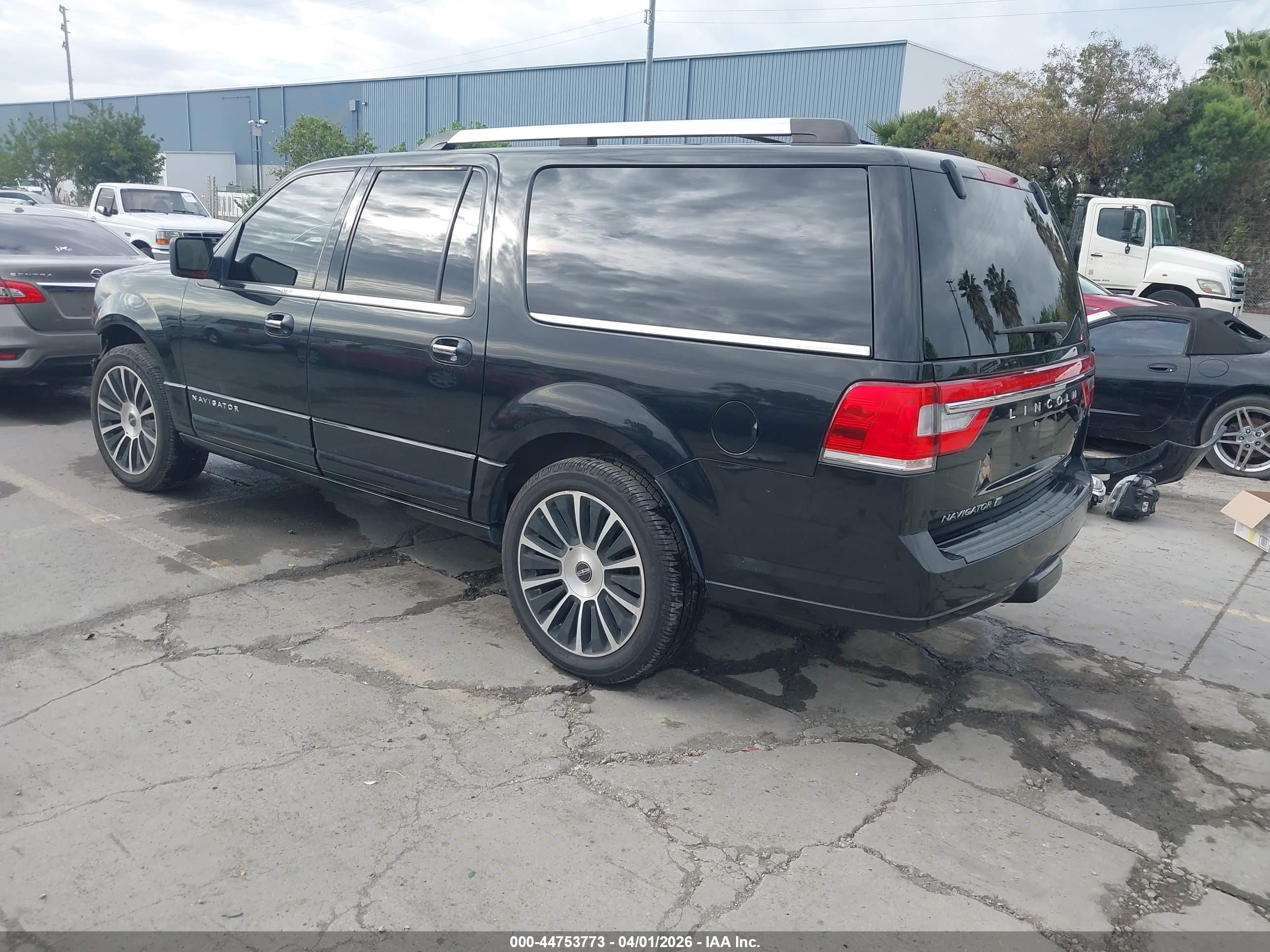 LINCOLN NAVIGATOR image 3
