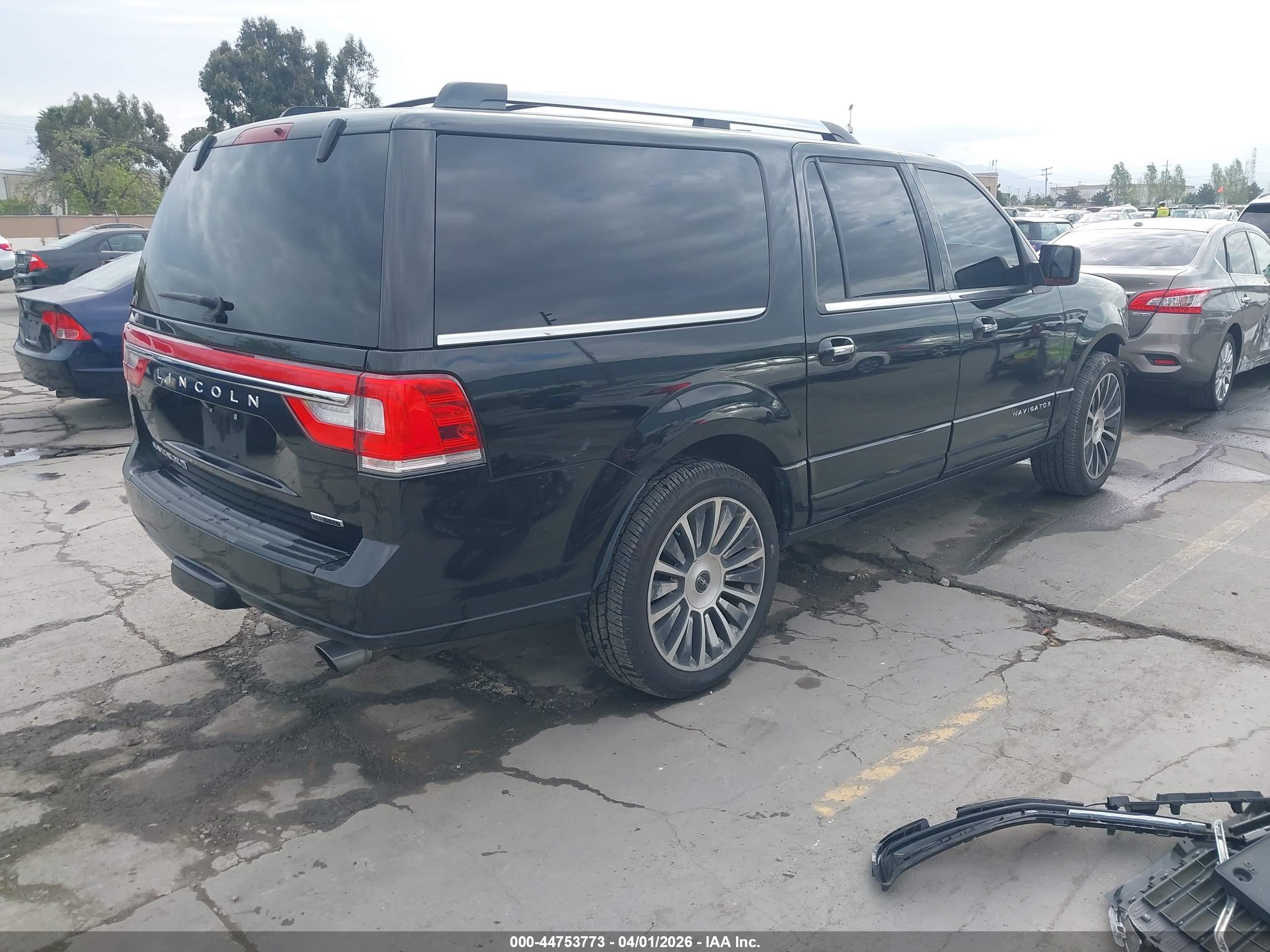 LINCOLN NAVIGATOR image 4