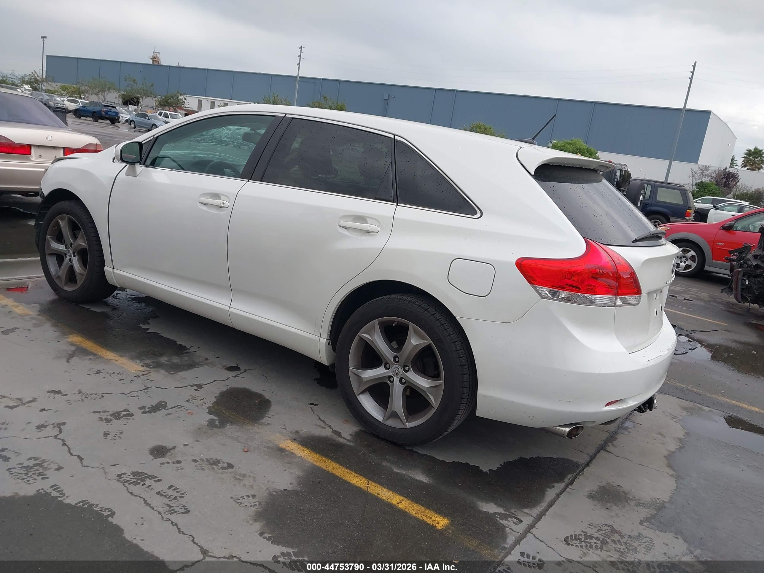 TOYOTA VENZA image 3