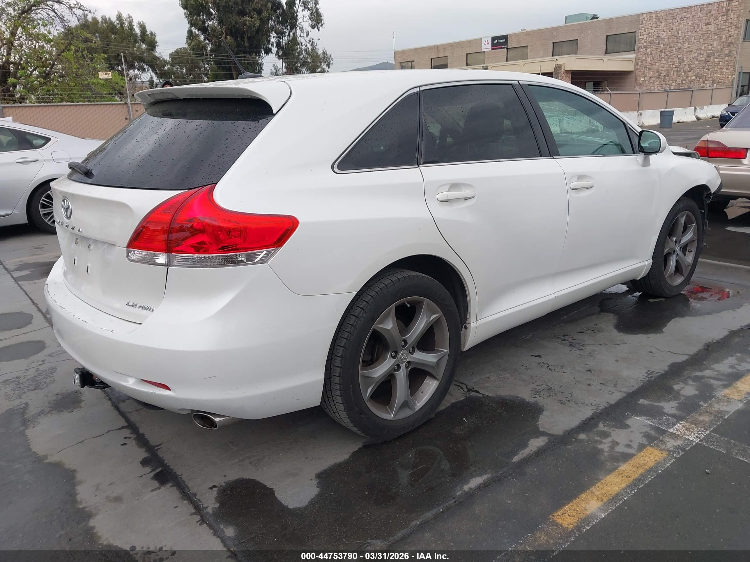 TOYOTA VENZA image 4