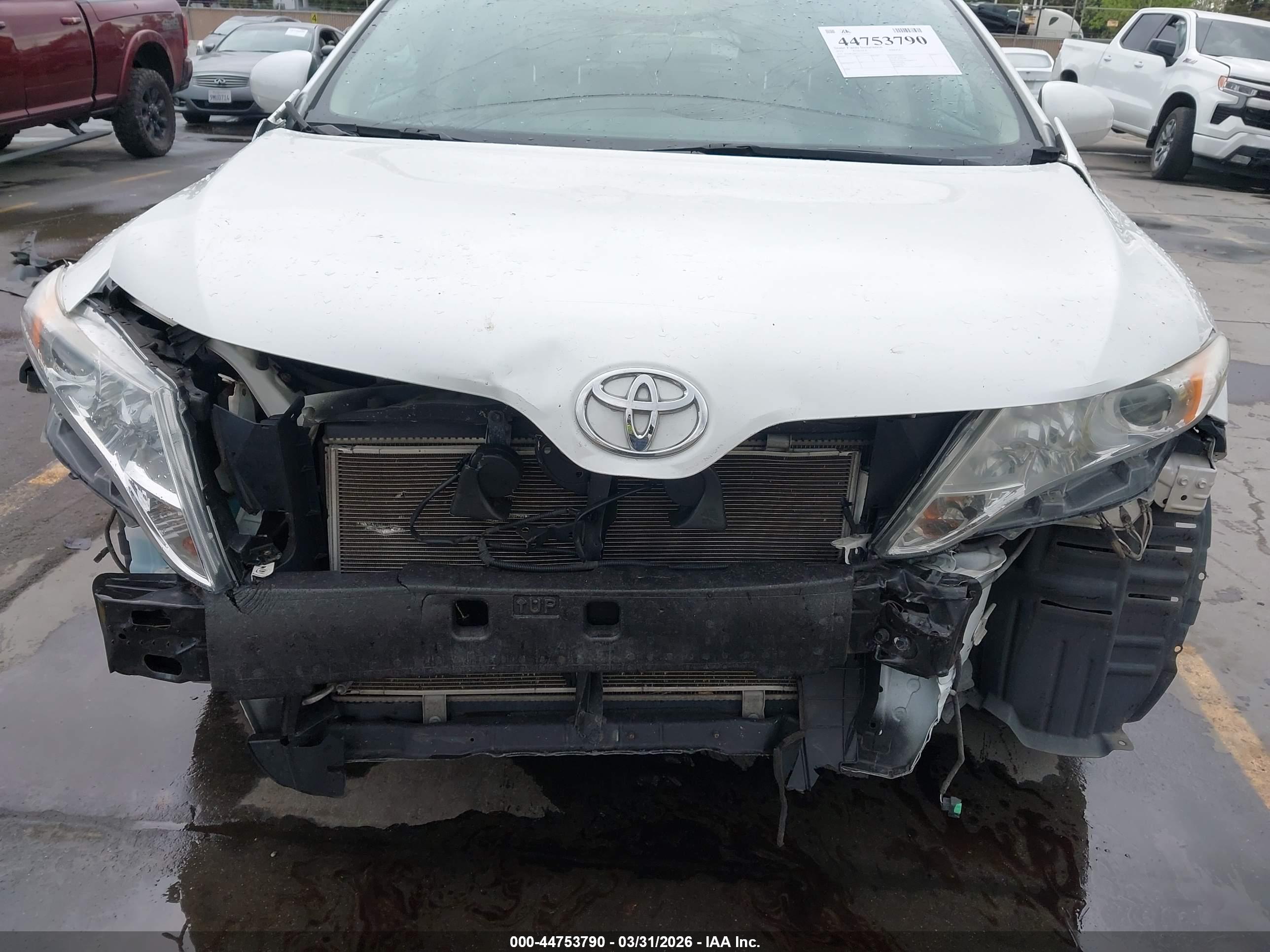 TOYOTA VENZA image 6