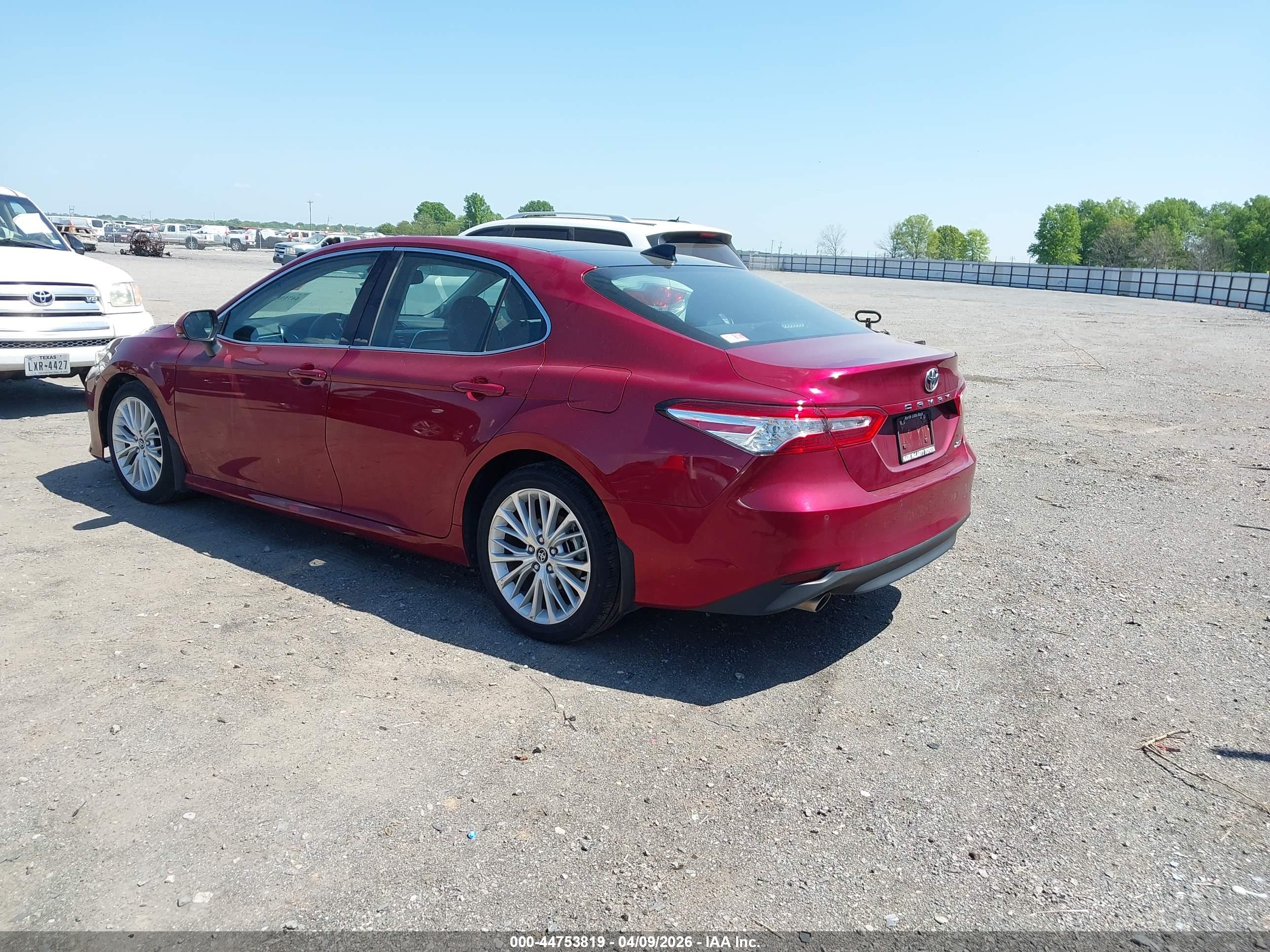 TOYOTA CAMRY image 3