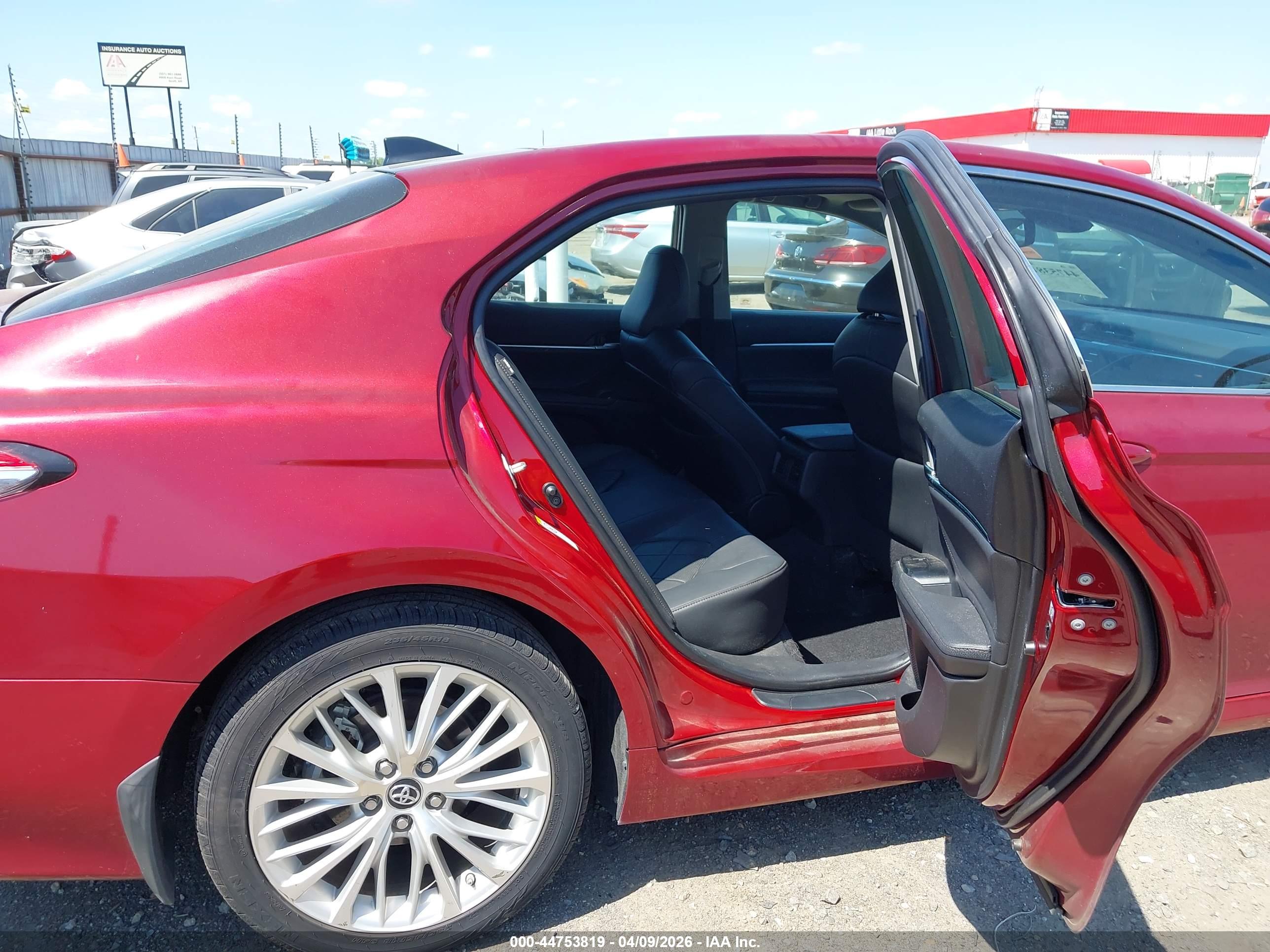 TOYOTA CAMRY image 8
