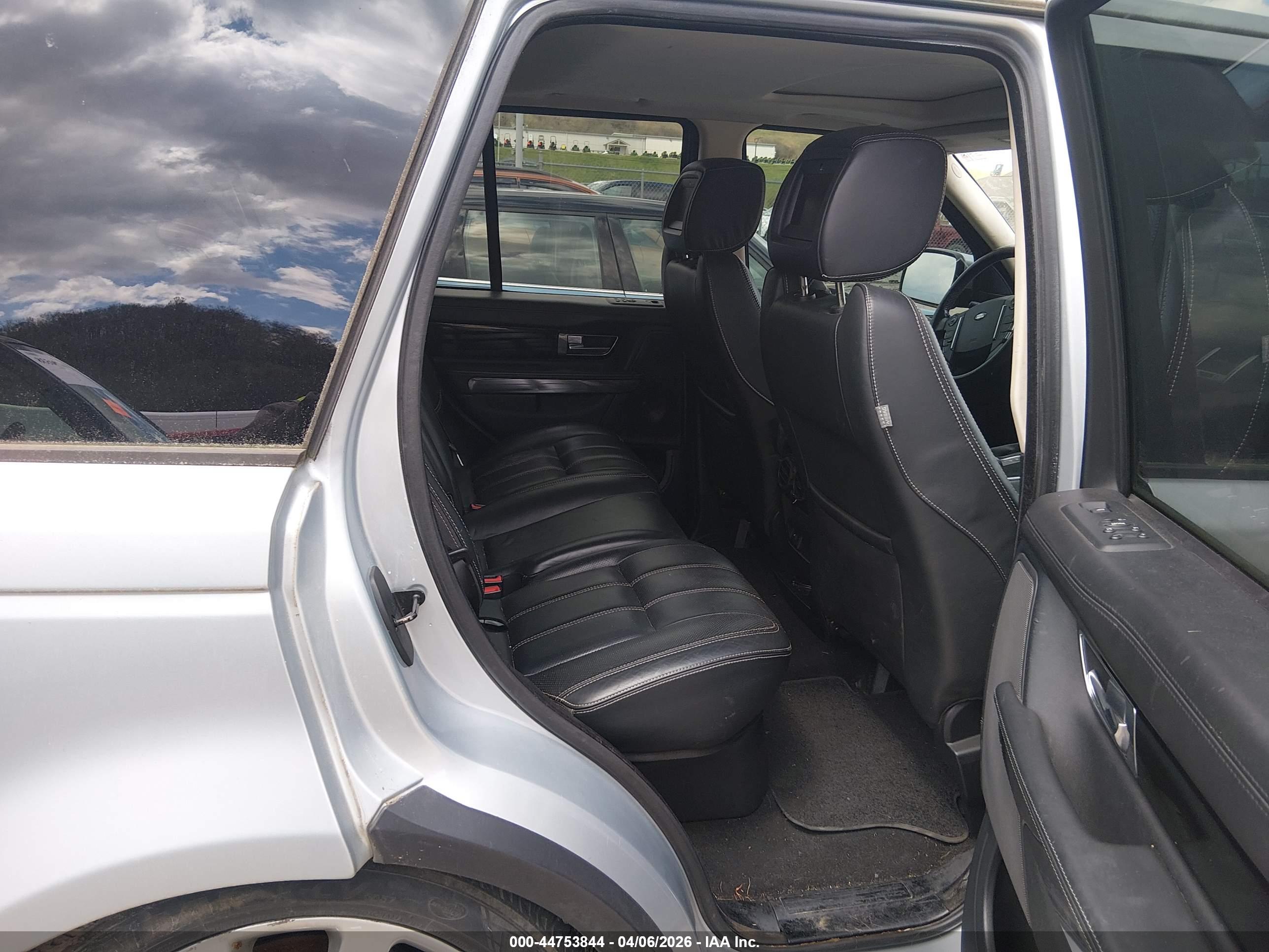 LAND ROVER image 8