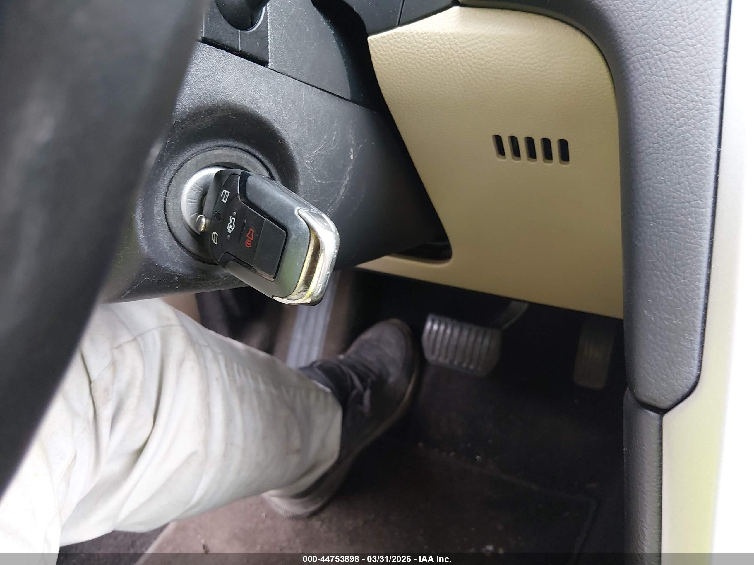 FORD FUSION image 11