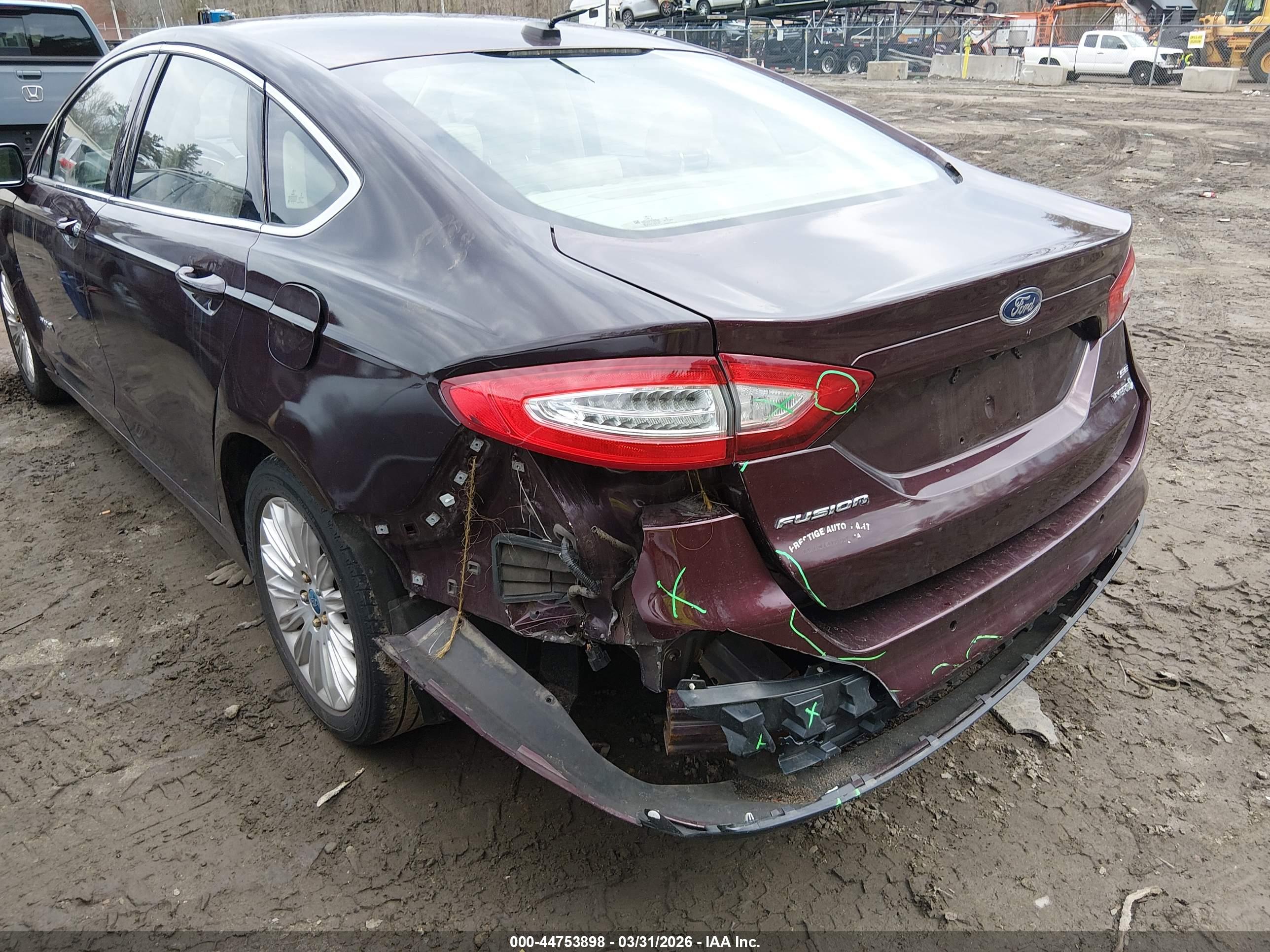FORD FUSION image 6