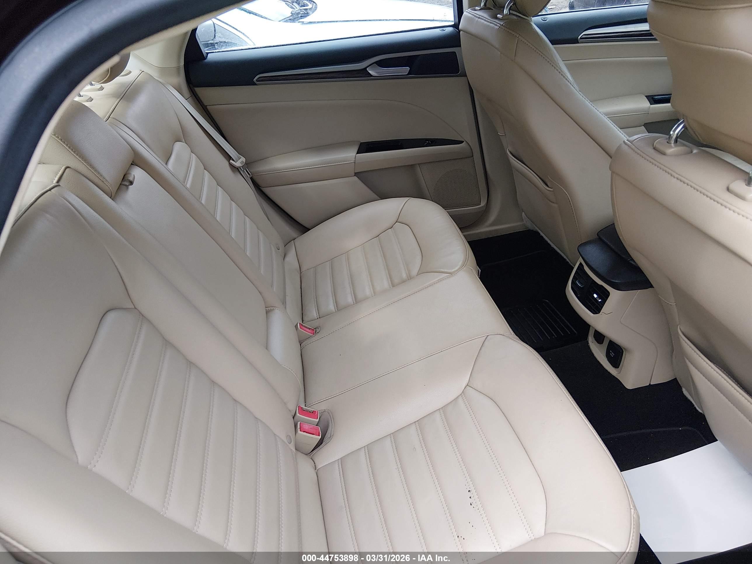 FORD FUSION image 8