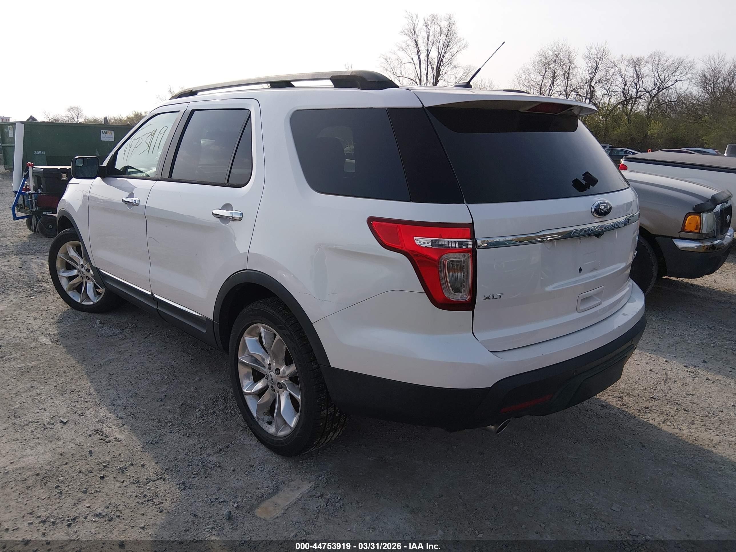 FORD EXPLORER image 3