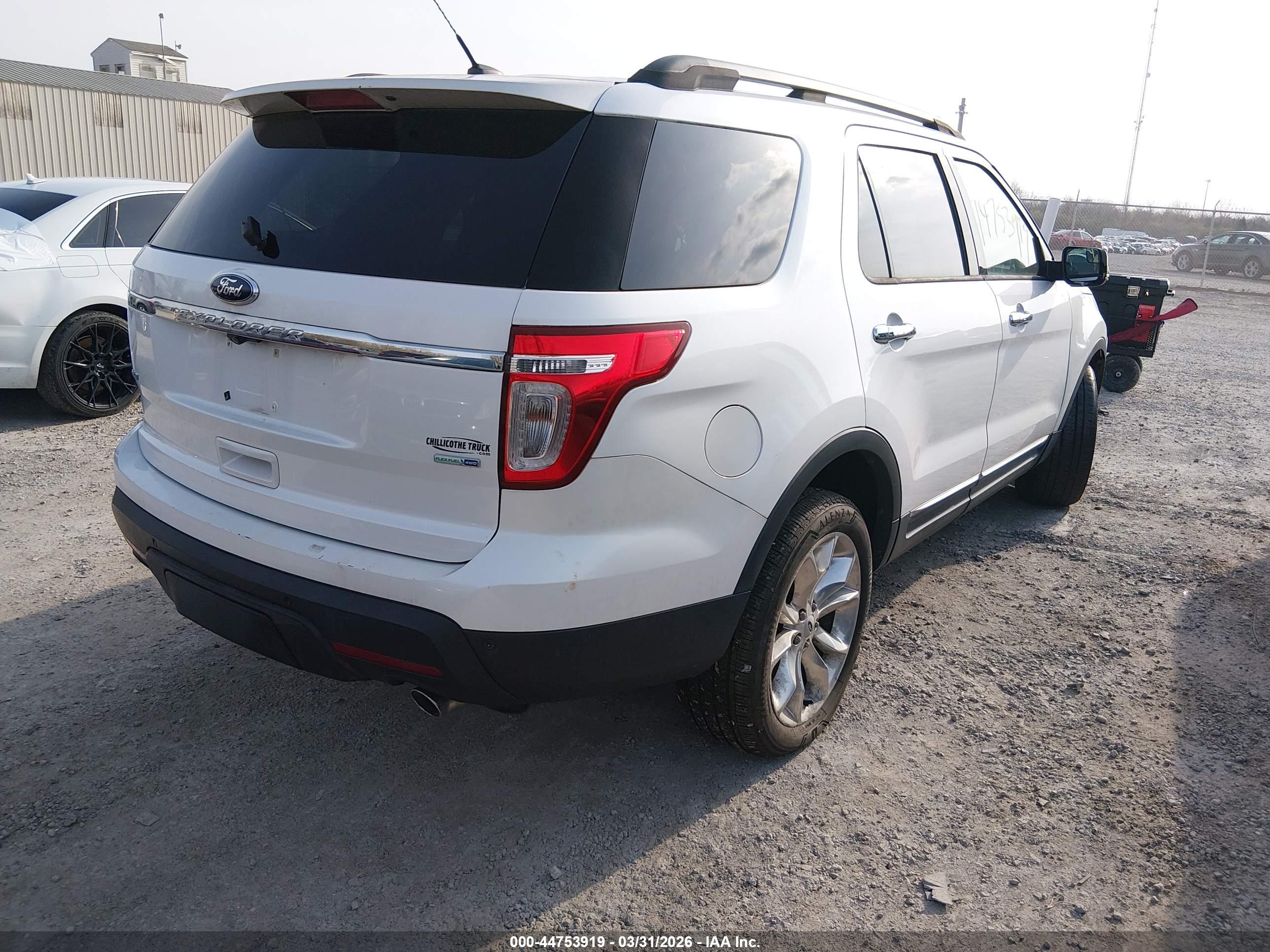 FORD EXPLORER image 4