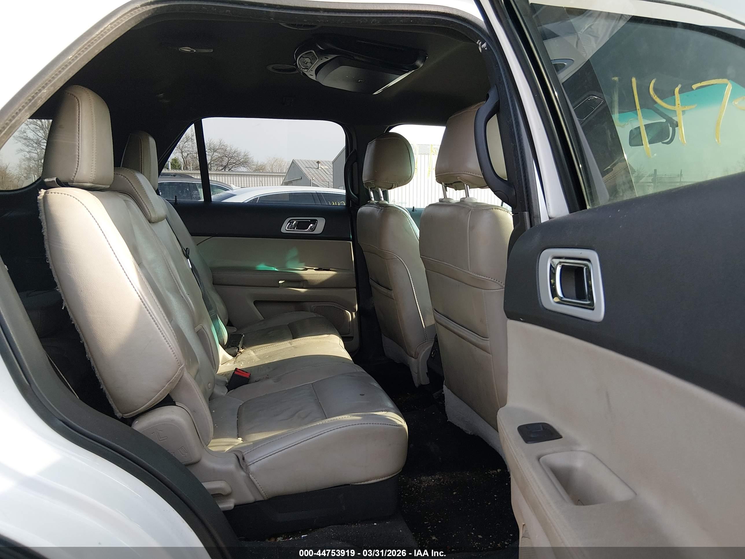 FORD EXPLORER image 8