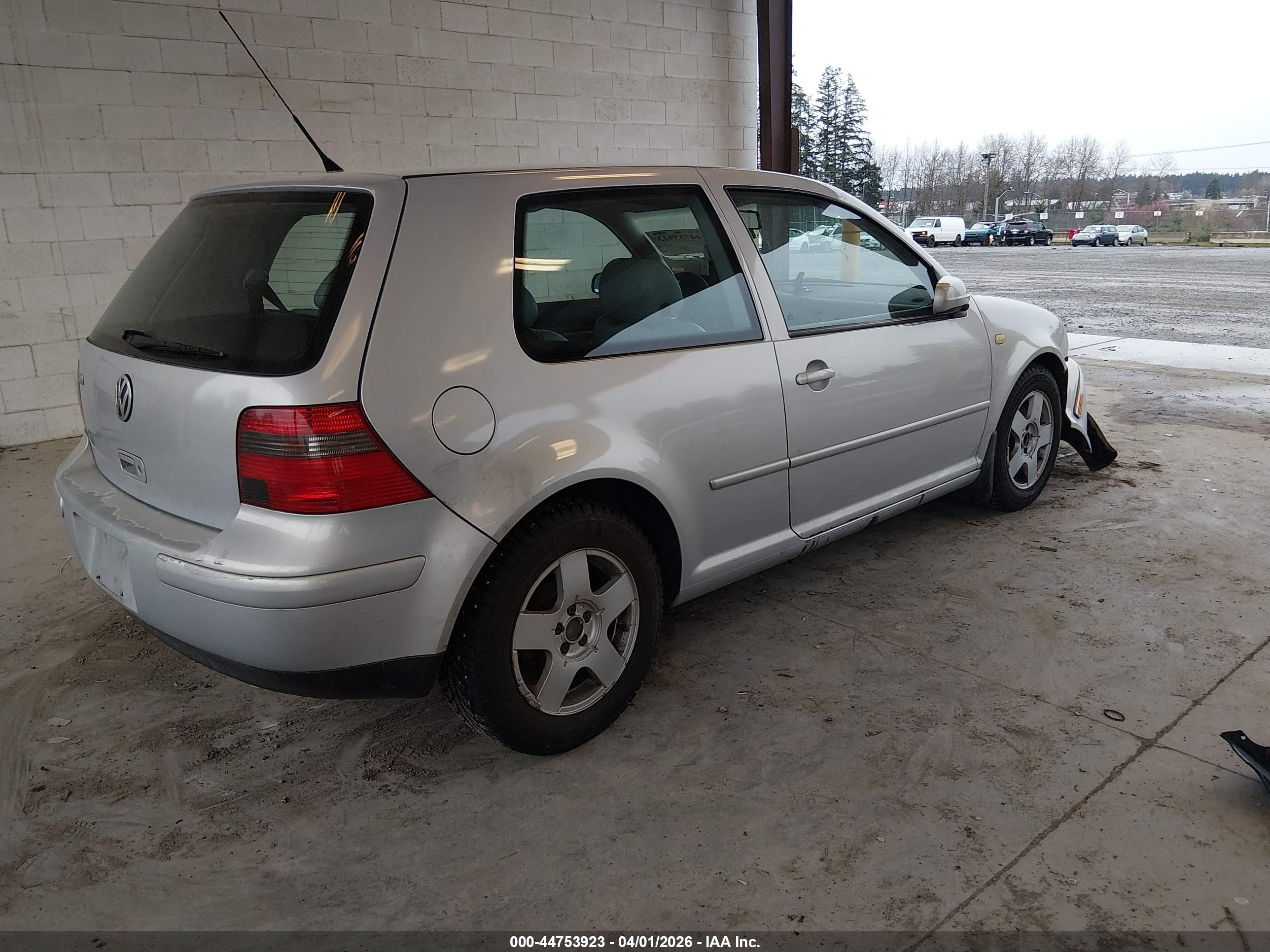 VOLKSWAGEN GTI image 4