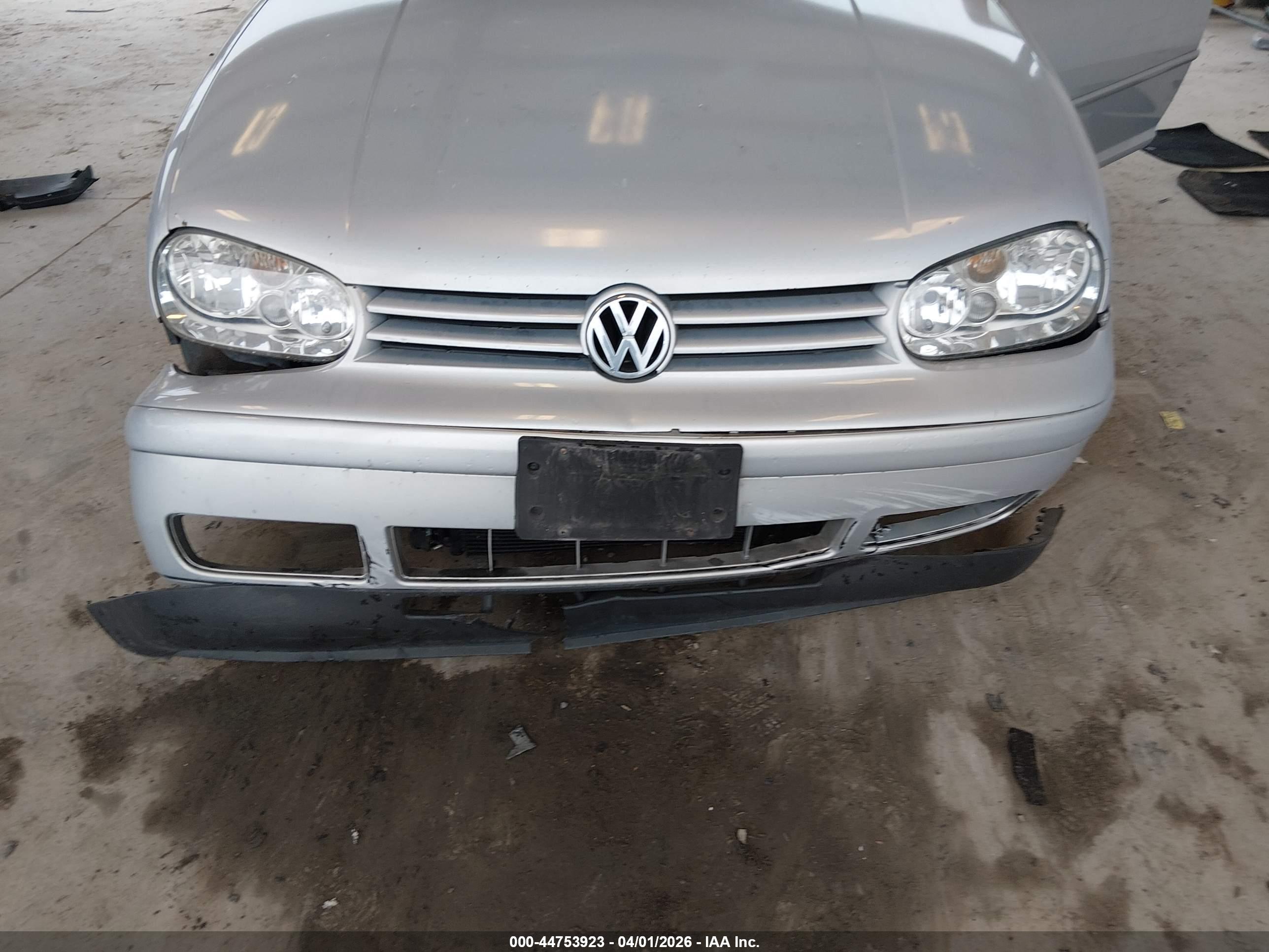 VOLKSWAGEN GTI image 6