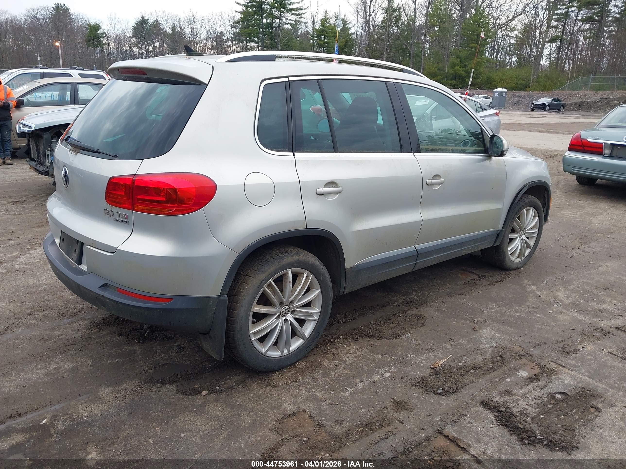 VOLKSWAGEN TIGUAN image 4