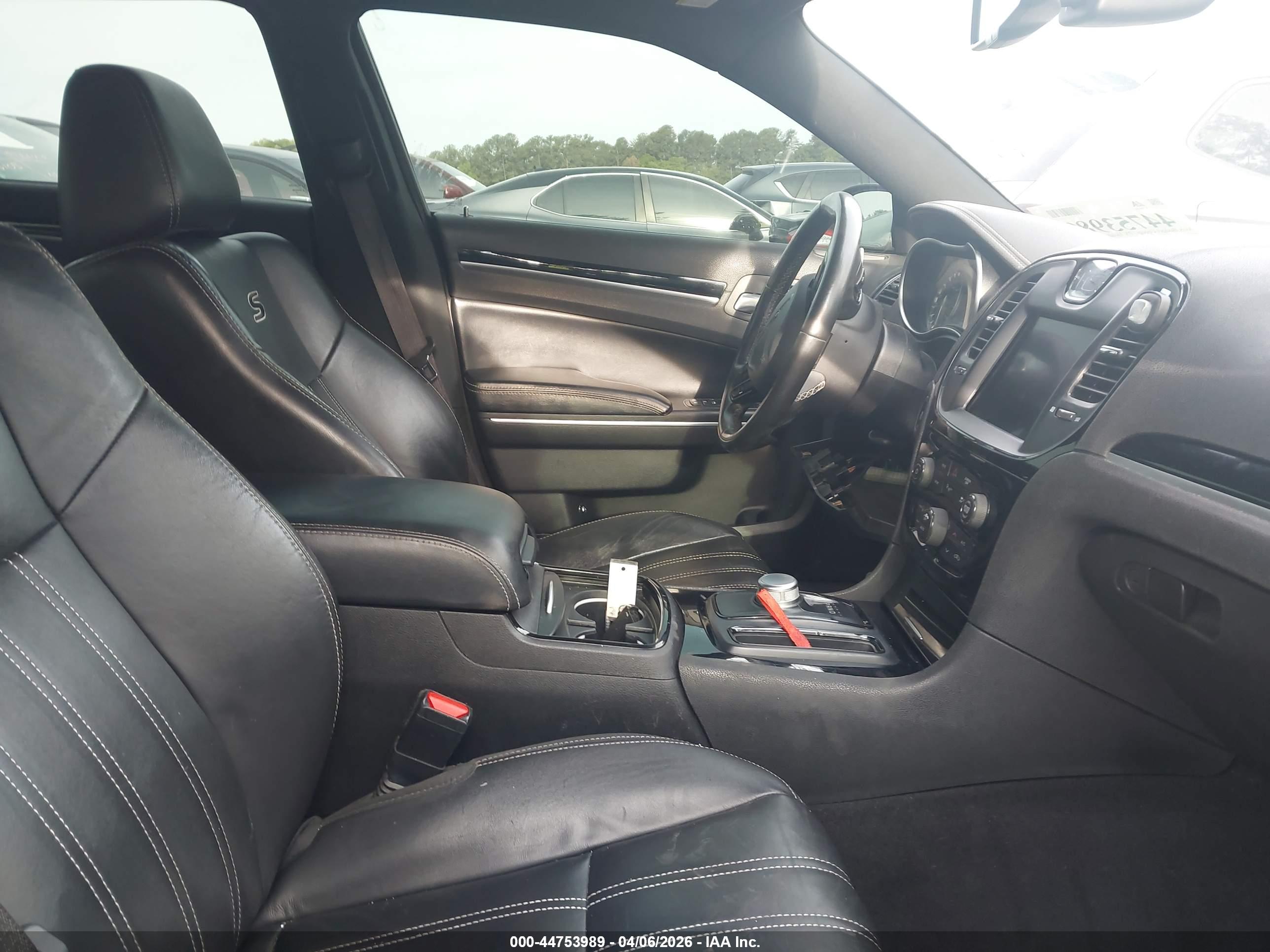 CHRYSLER 300 image 5